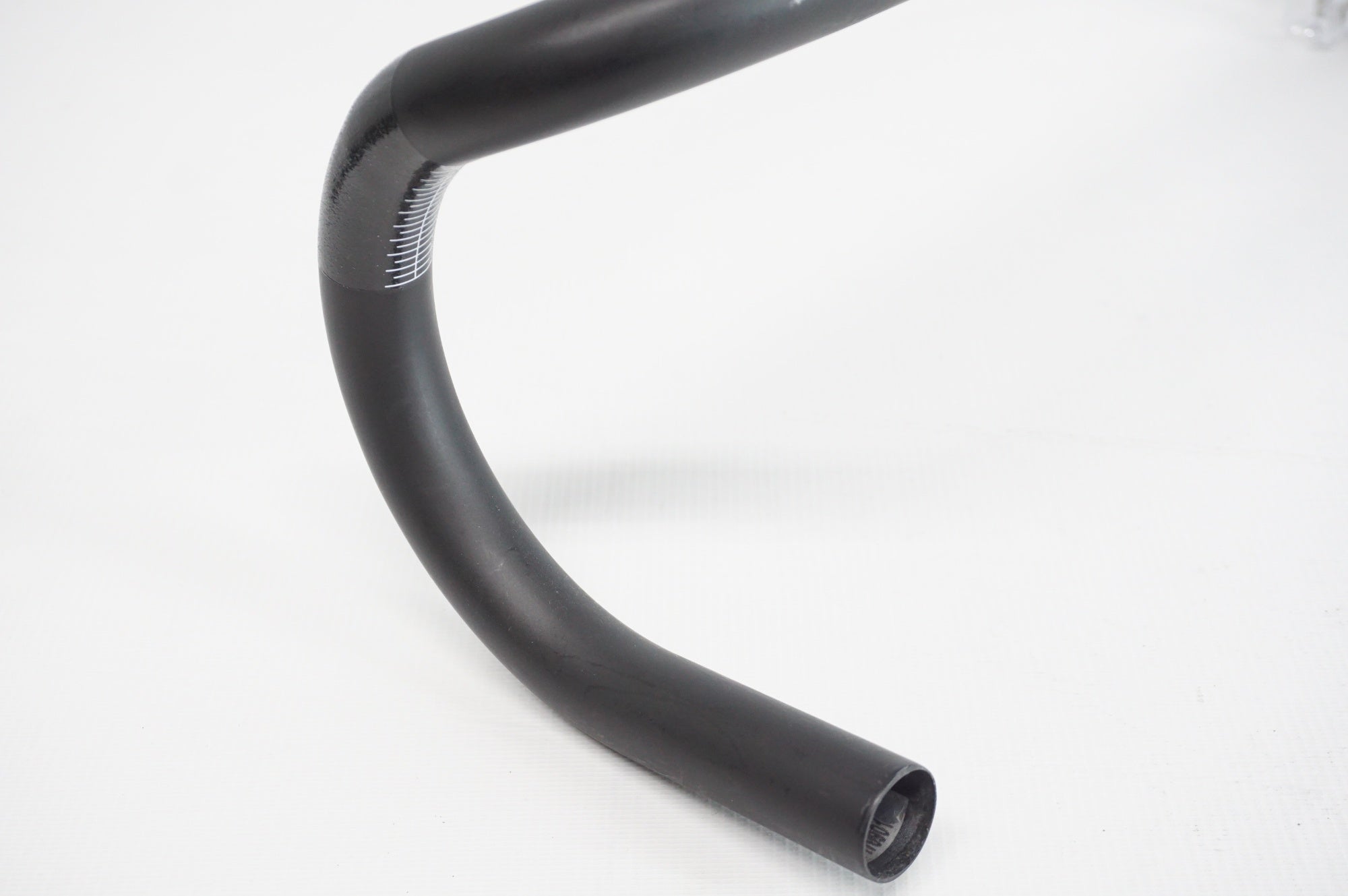 3T 「スリーティー」 superleggera team Φ31.8 440mm ハンドル / 阪急塚口店