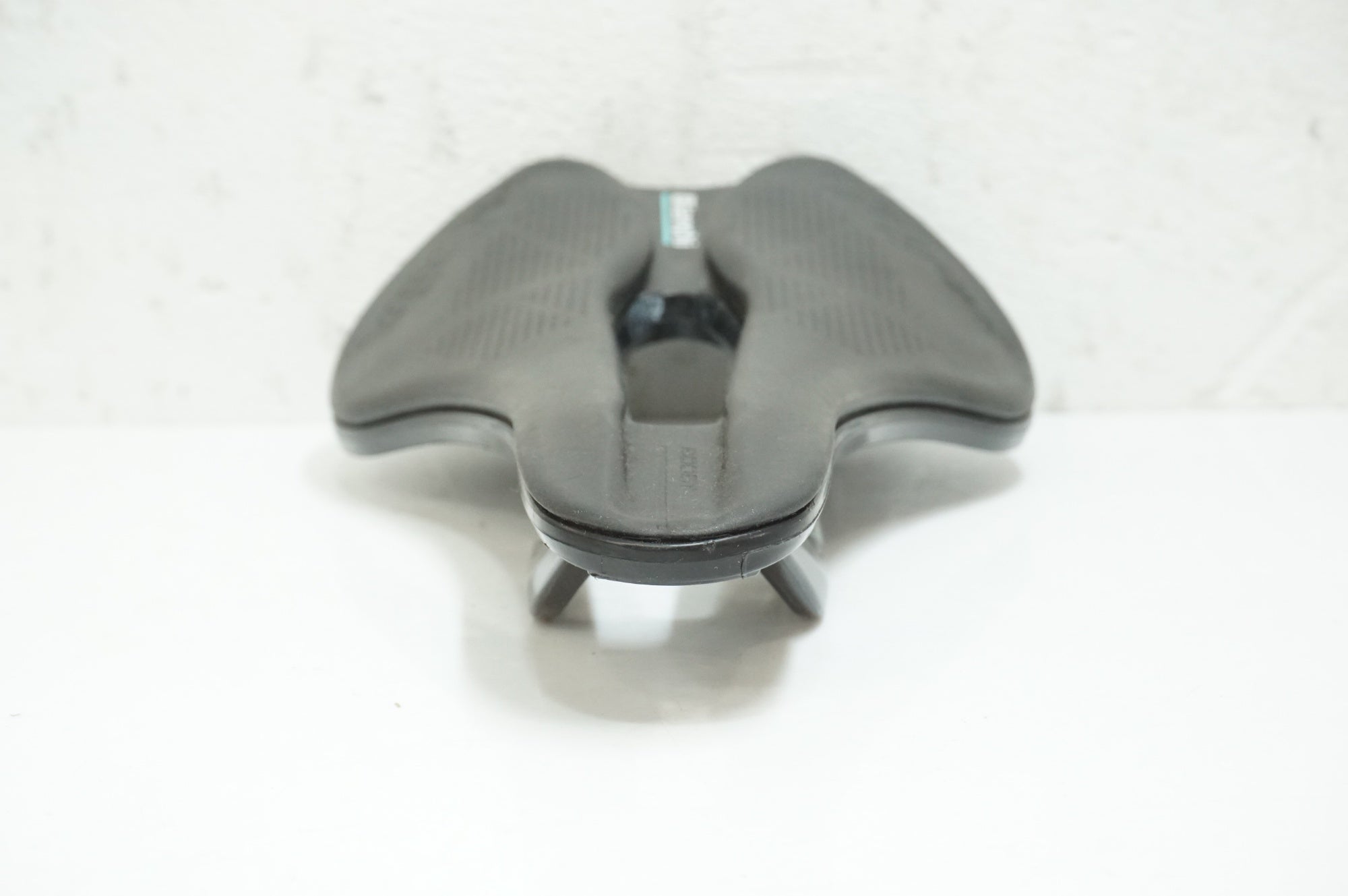 BIANCHI 「ビアンキ」 MODEL X サドル / 大宮店