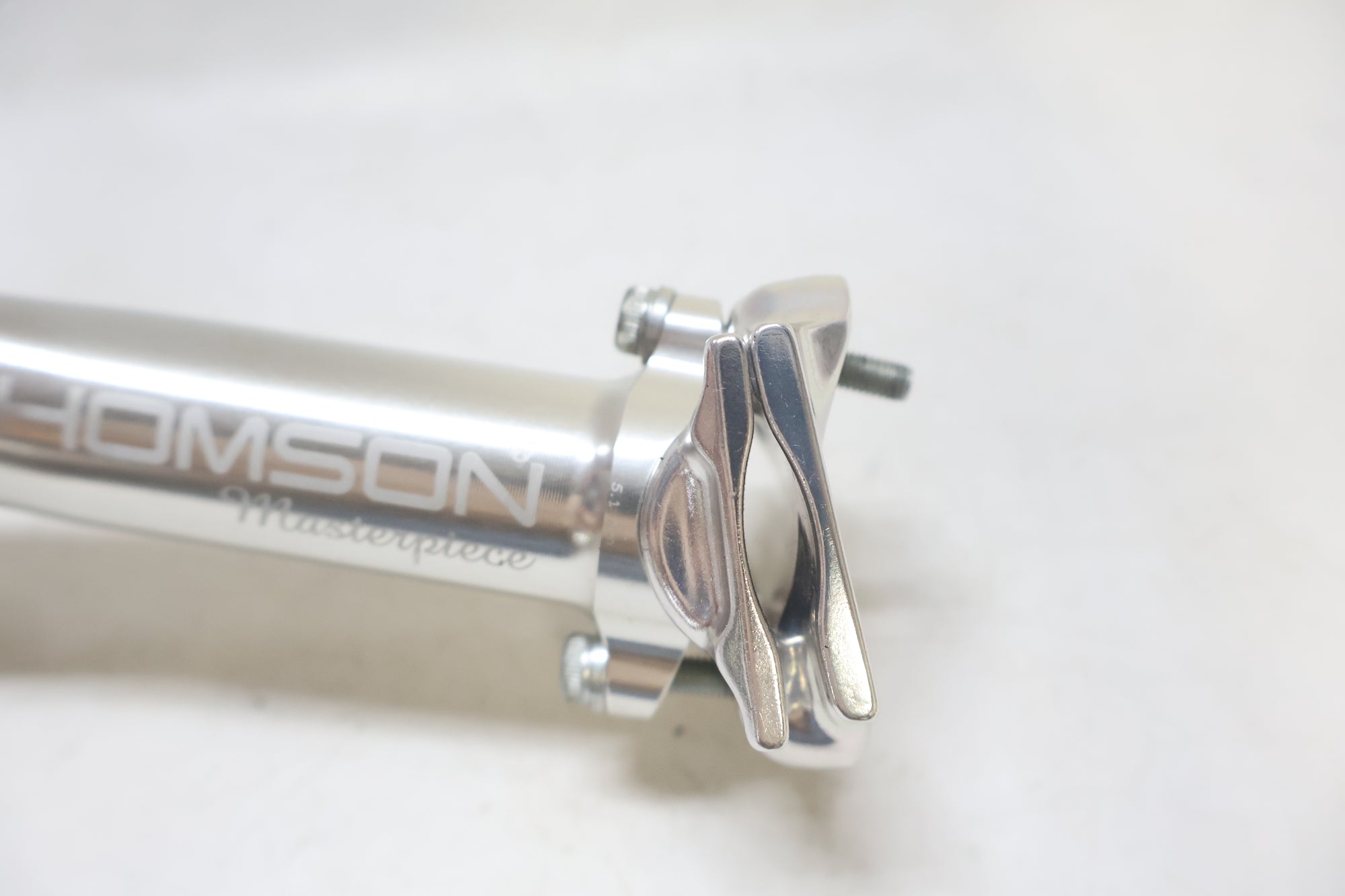 THOMSON 「トムソン」 MASTERPIECE Φ27.2 330mm シートポスト / 高知店