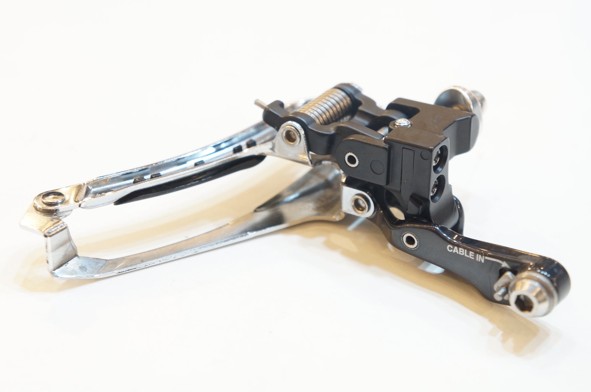 SHIMANO 「シマノ」 ULTEGRA FD-6800 フロントディレイラー / バイチャリ浦和ベース