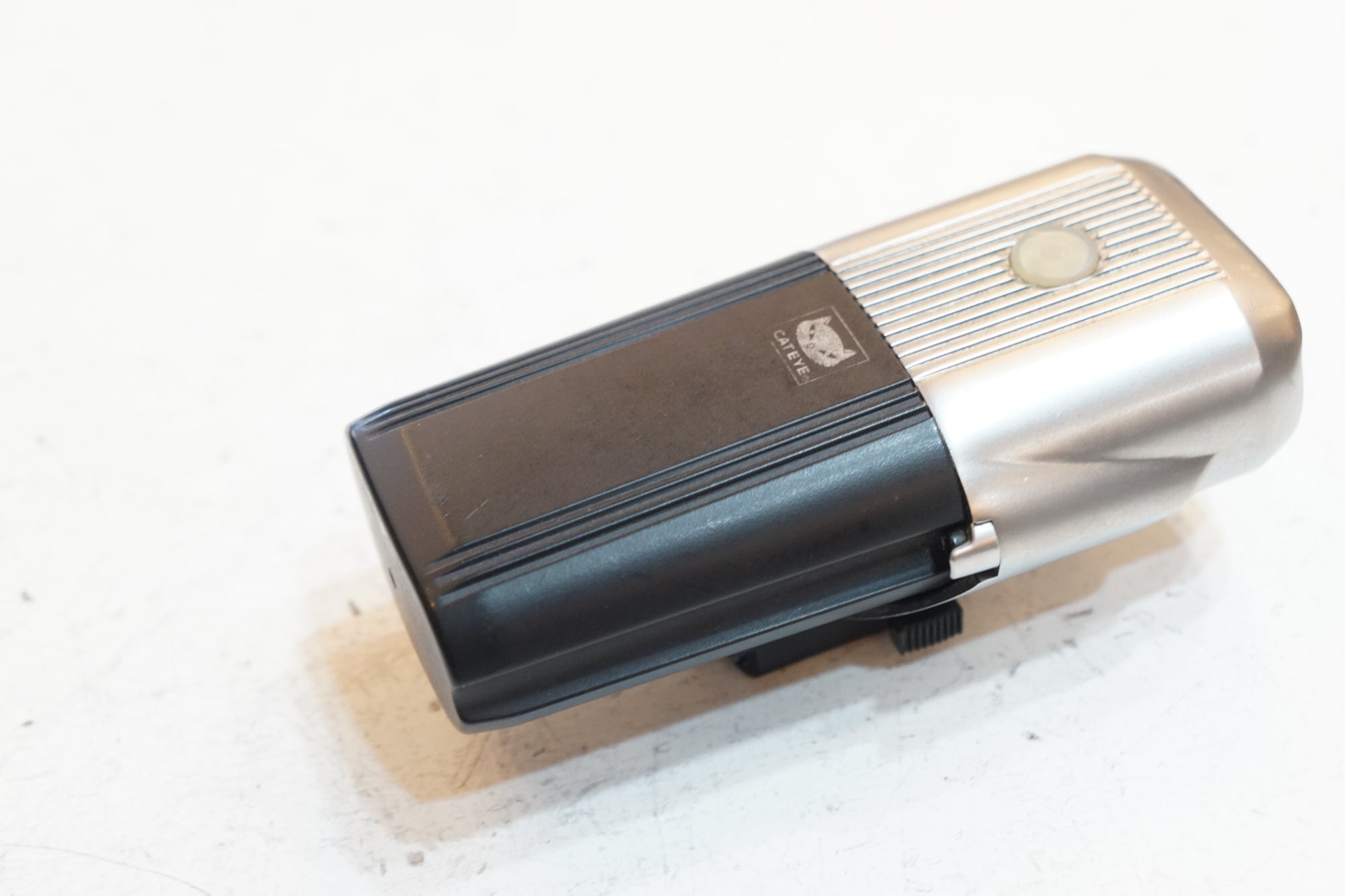 CATEYE 「キャットアイ」 VOLT 1200 フロントライト / バイチャリ浦和ベース