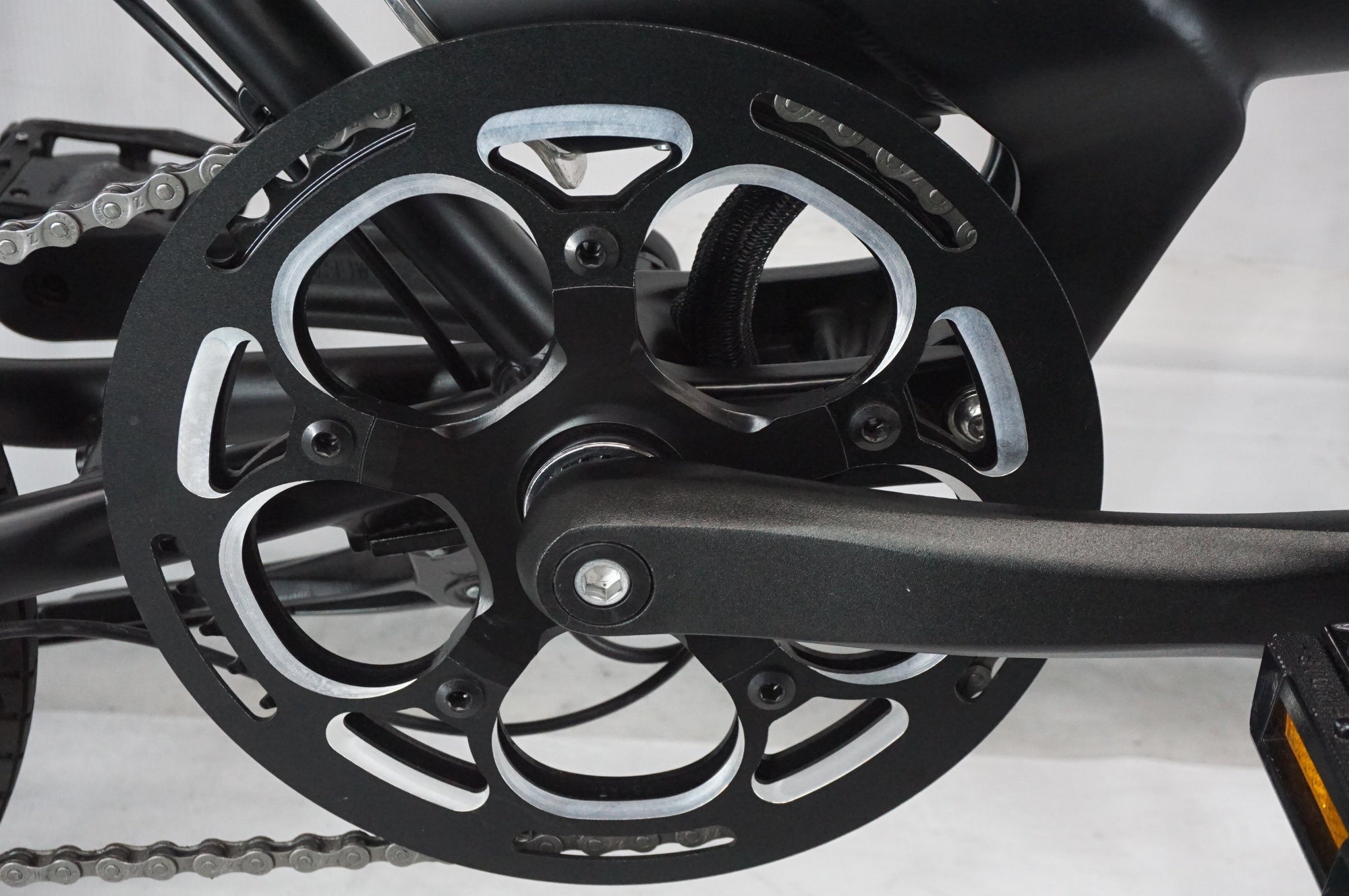 BENELLI 「ベネリ」 MINI FOLD 16 2023年モデル 電動アシスト自転車 / 阪急塚口店