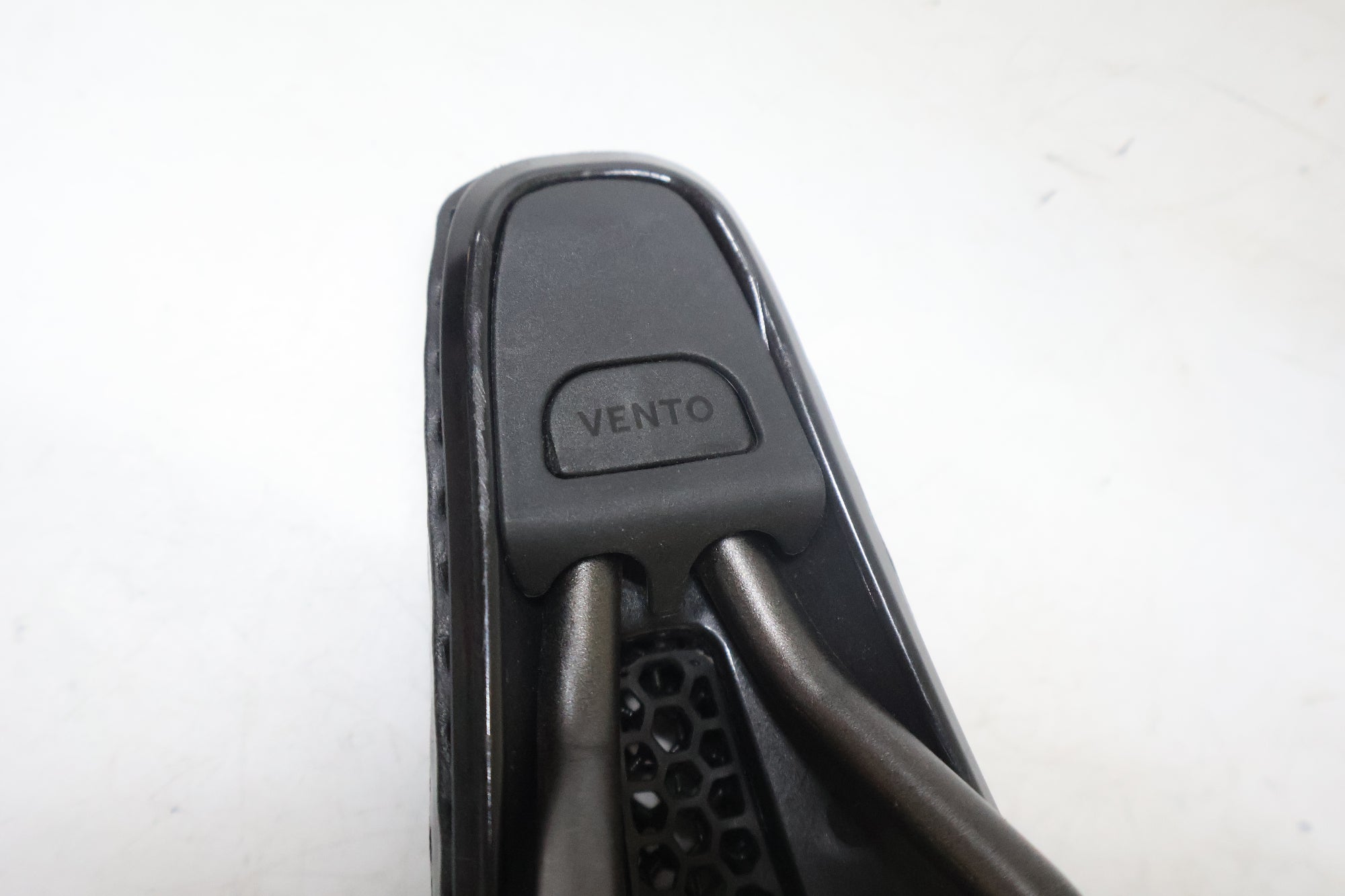 FIZIK 「フィジーク」 ARGO VENTO R3 ADAPTIVE サドル / 高知店