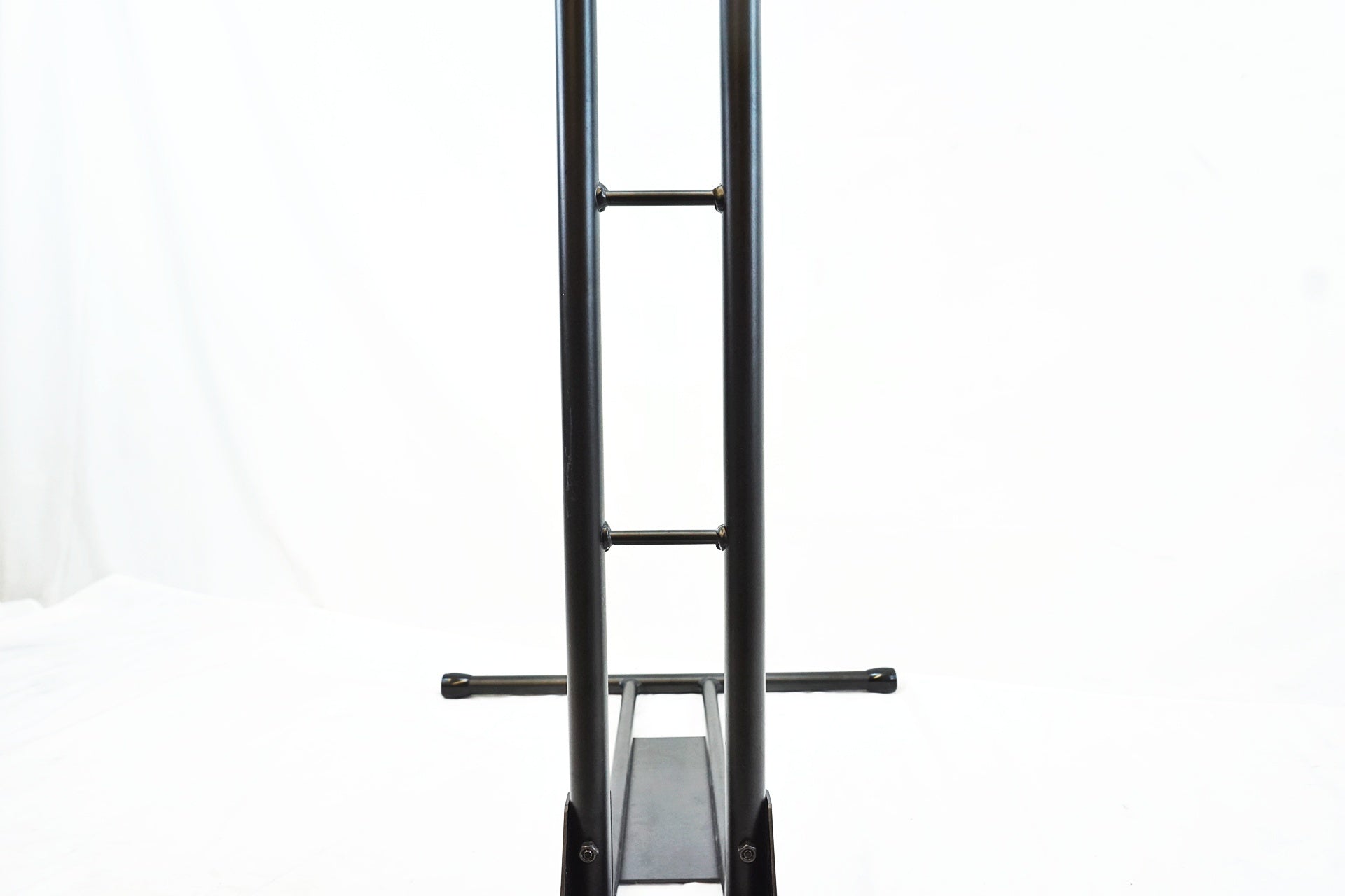 IWA 「イワ」 A01V ディスプレイスタンド / 有明ガーデン店