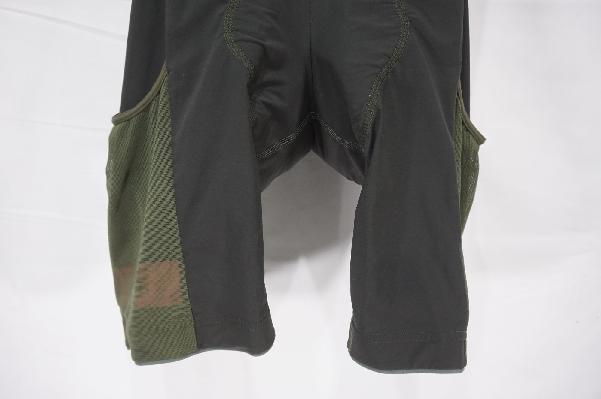 RAPHA 「ラファ」 CARGO BIB SHORTS Sサイズ ビブショーツ / AKIBA店
