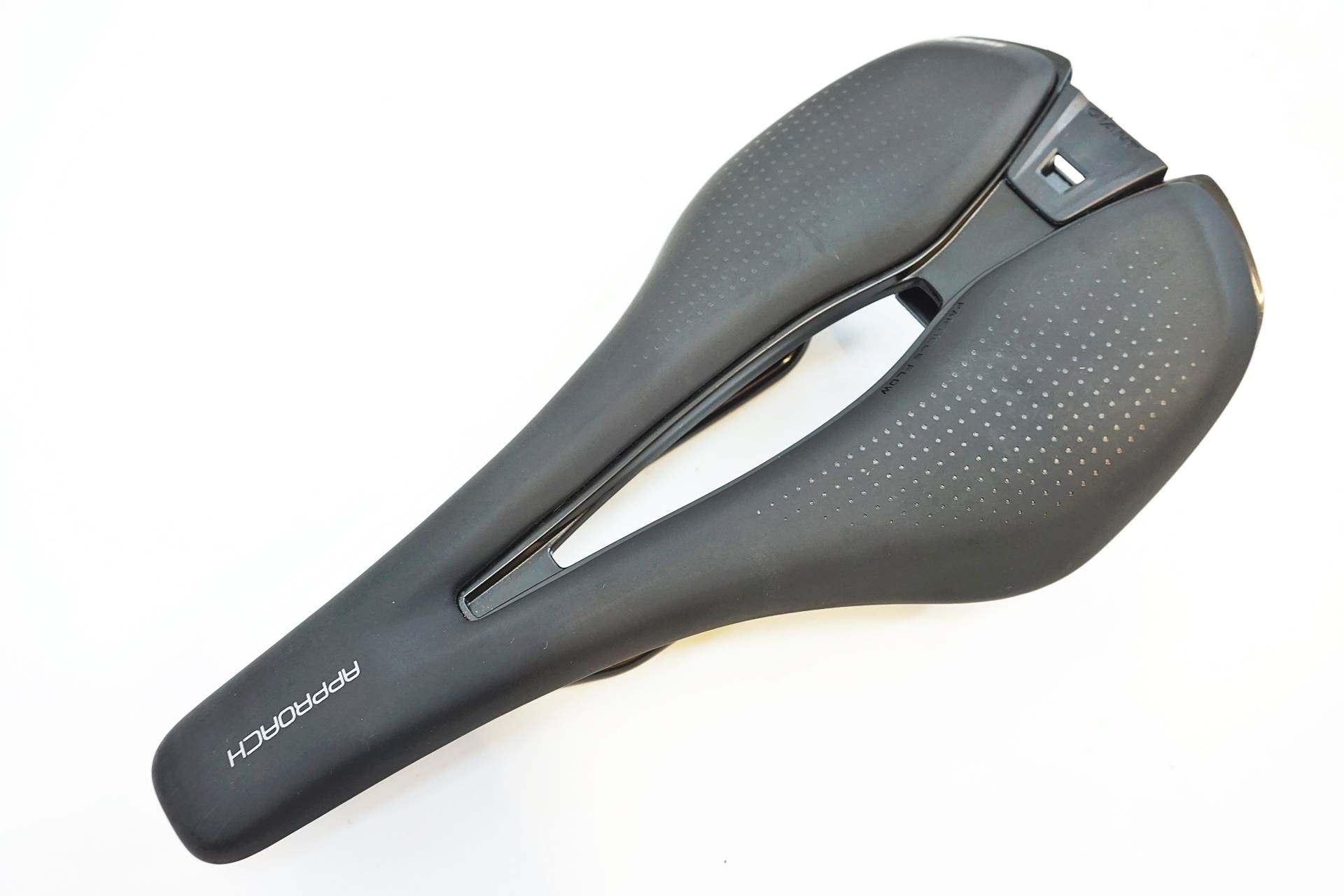 GIANT 「ジャイアント」 APPROACH サドル / 有明ガーデン店