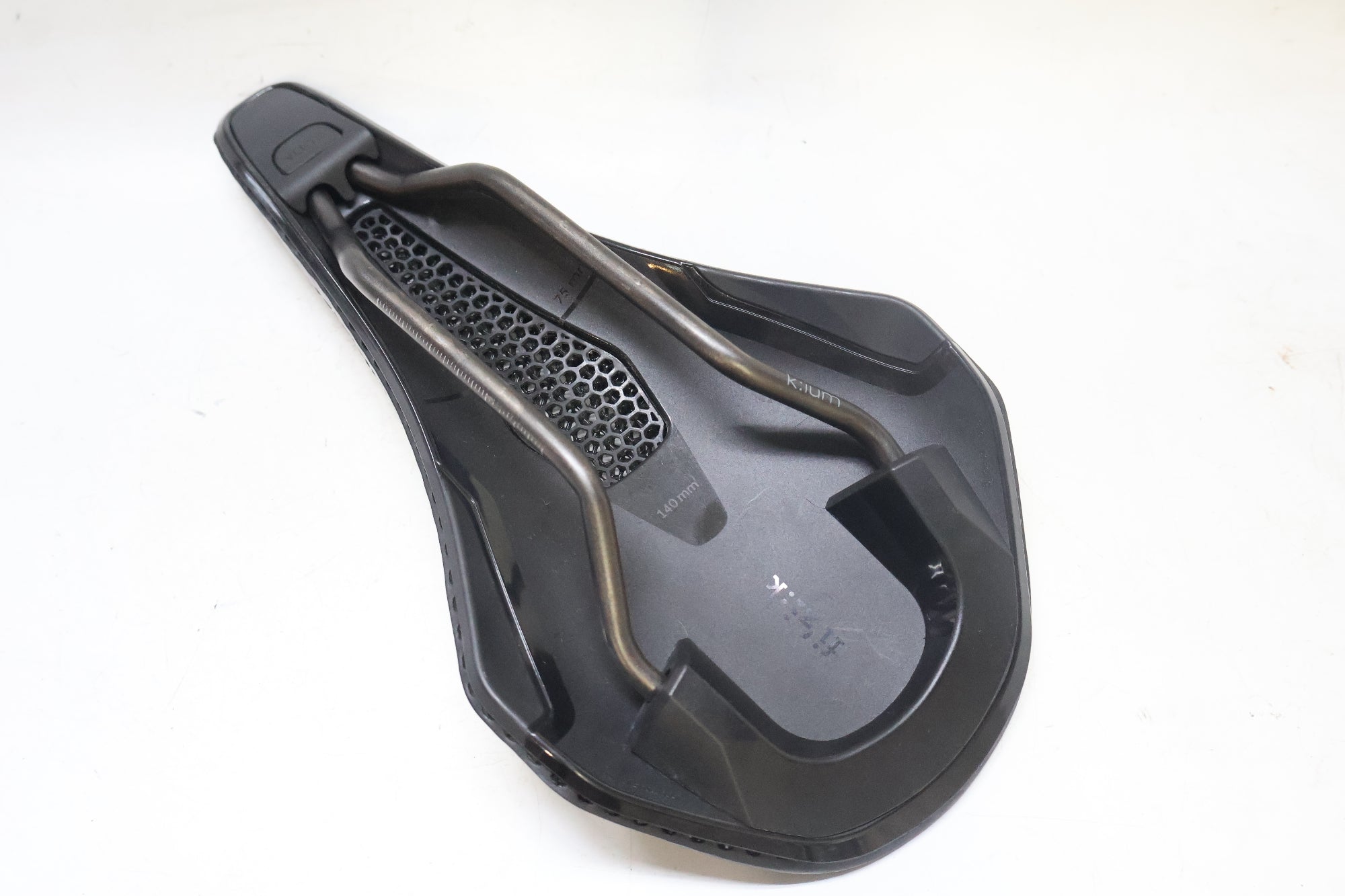 FIZIK 「フィジーク」 ARGO VENTO R3 ADAPTIVE サドル / 高知店