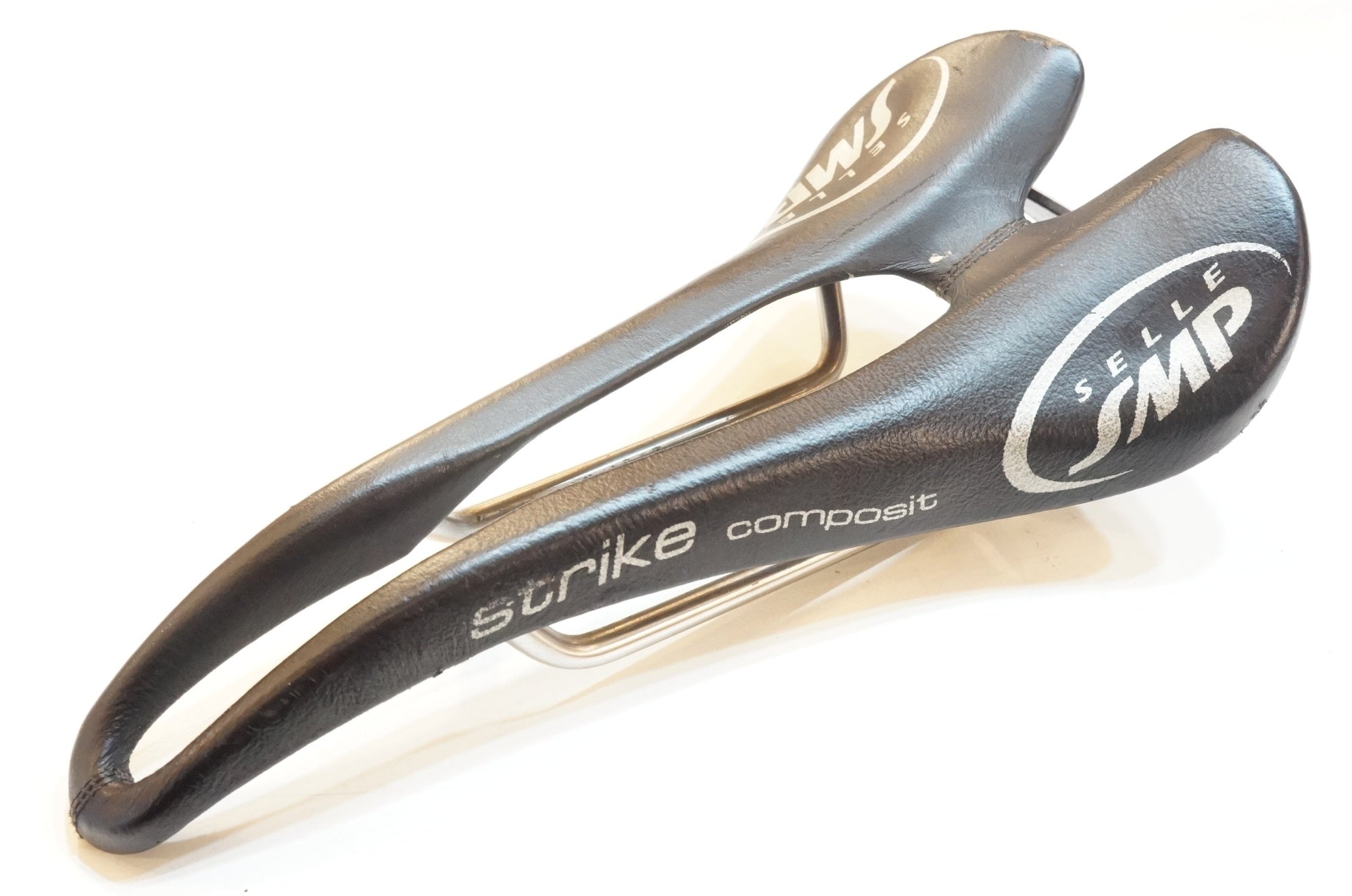 SELLE SMP 「セラエスエムピー」 STRIKE COMPOSIT サドル / バイチャリ浦和ベース