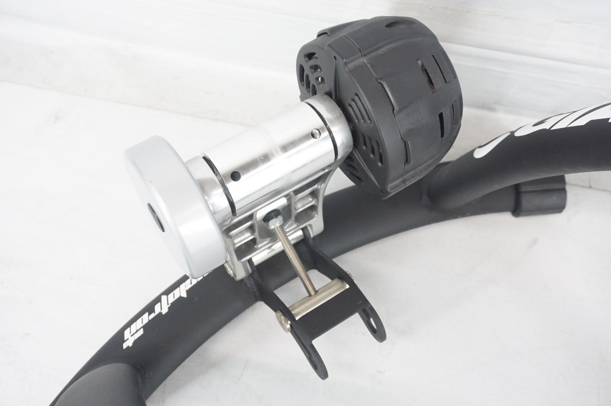 GIANT 「ジャイアント」 CYCLOTRON AUTO サイクルトレーナー / 阪急塚口店