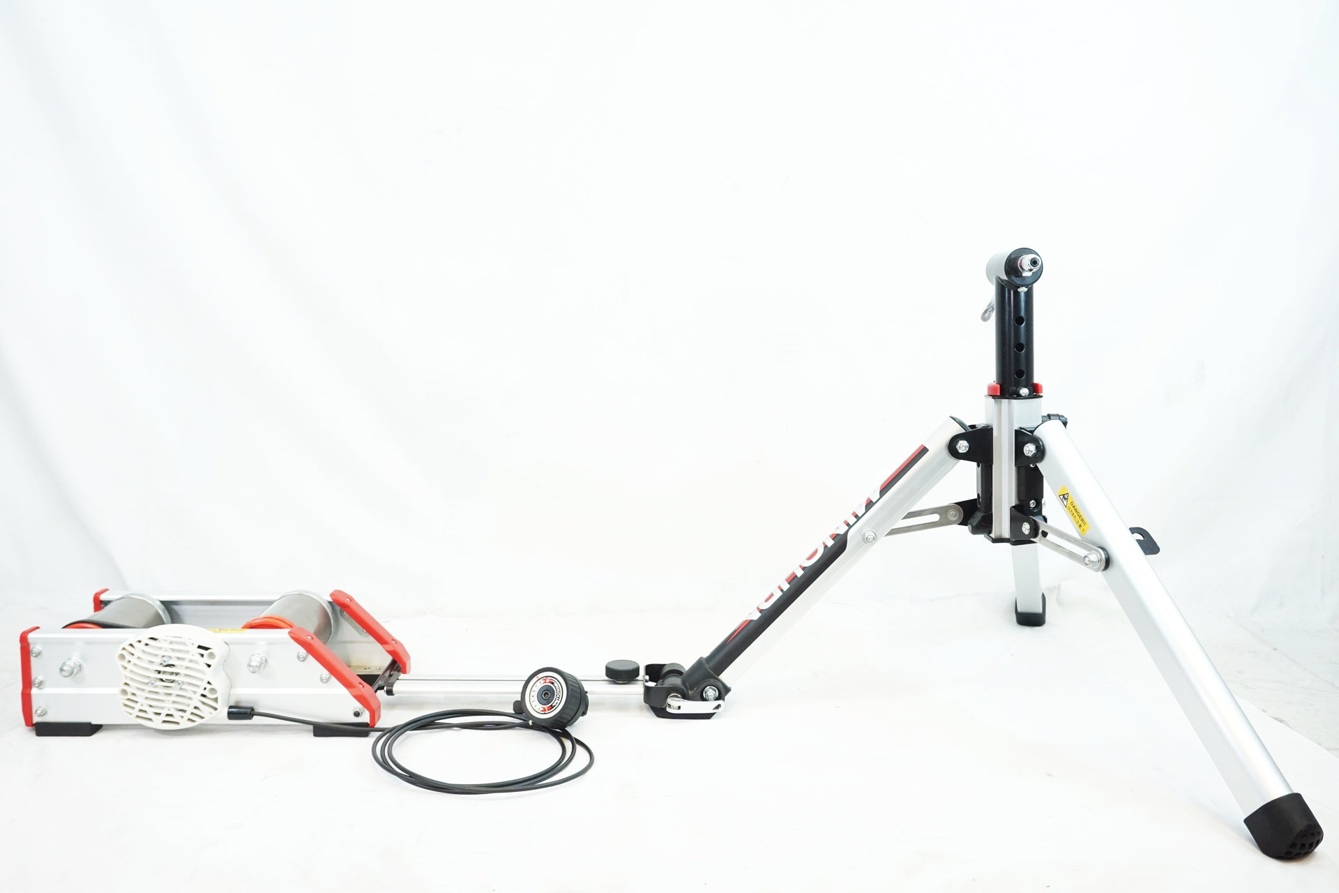 （MINOURA）の「FG-540」ハイブリッド ミノウラ FG540 ハイブリッドローラー ロードからMTBまで対応する前輪