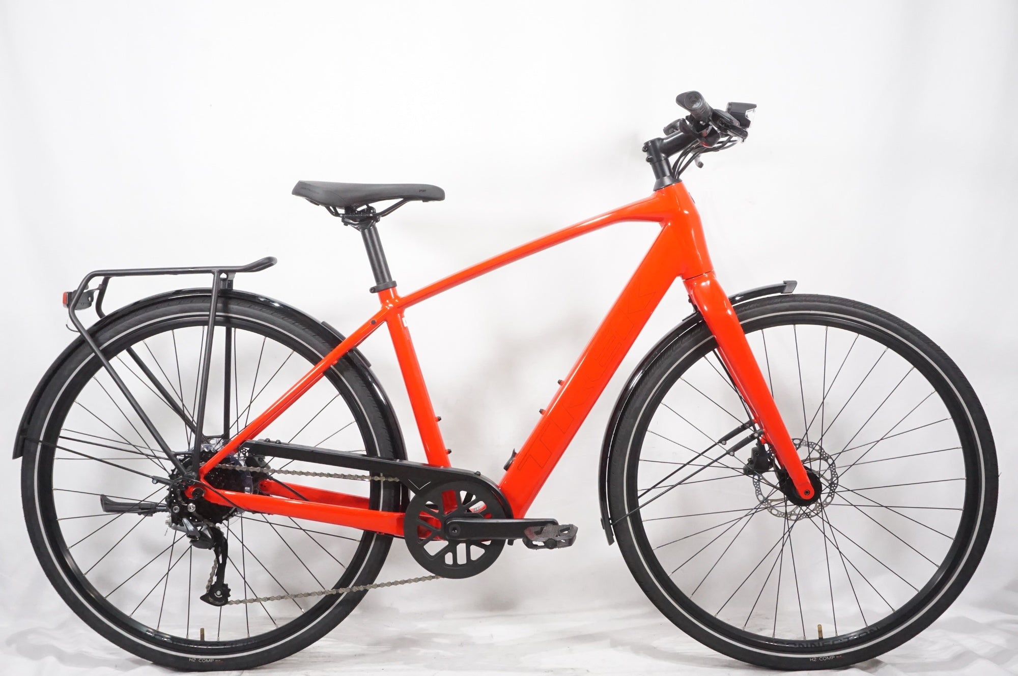 TREK 「トレック」 FX+2 2024年モデル 電動アシスト自転車 / AKIBA店