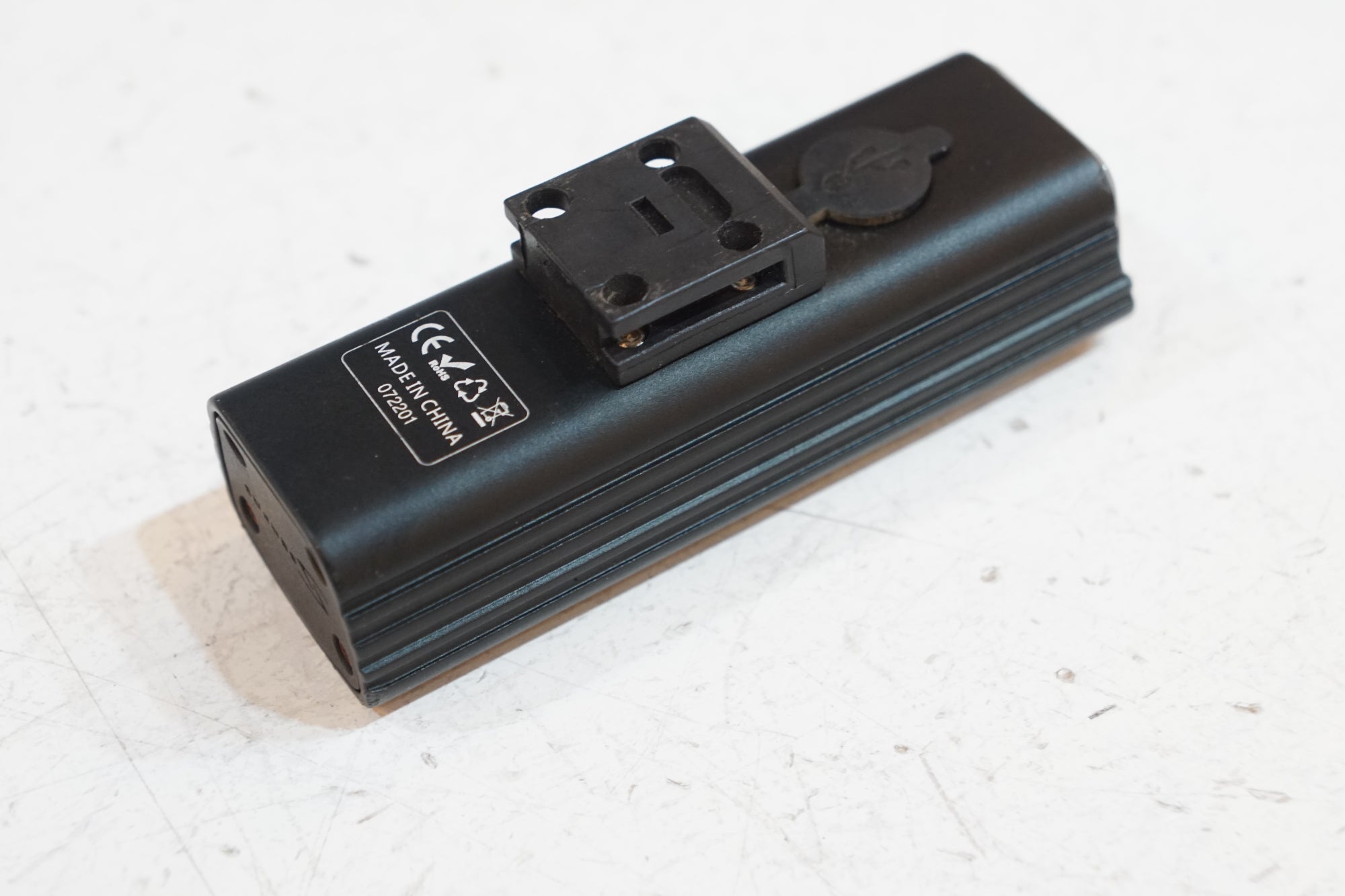 SERFAS 「サーファス」 E-LUME200 フロントライト / バイチャリ浦和ベース