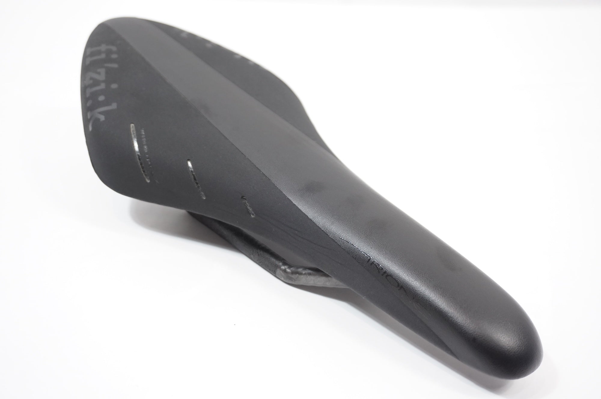 【中古】Fizik R1 カーボンサドル　レギュラー FIZIK 「フィジーク」 ARIONE R1 カーボン サドル / 世田谷店