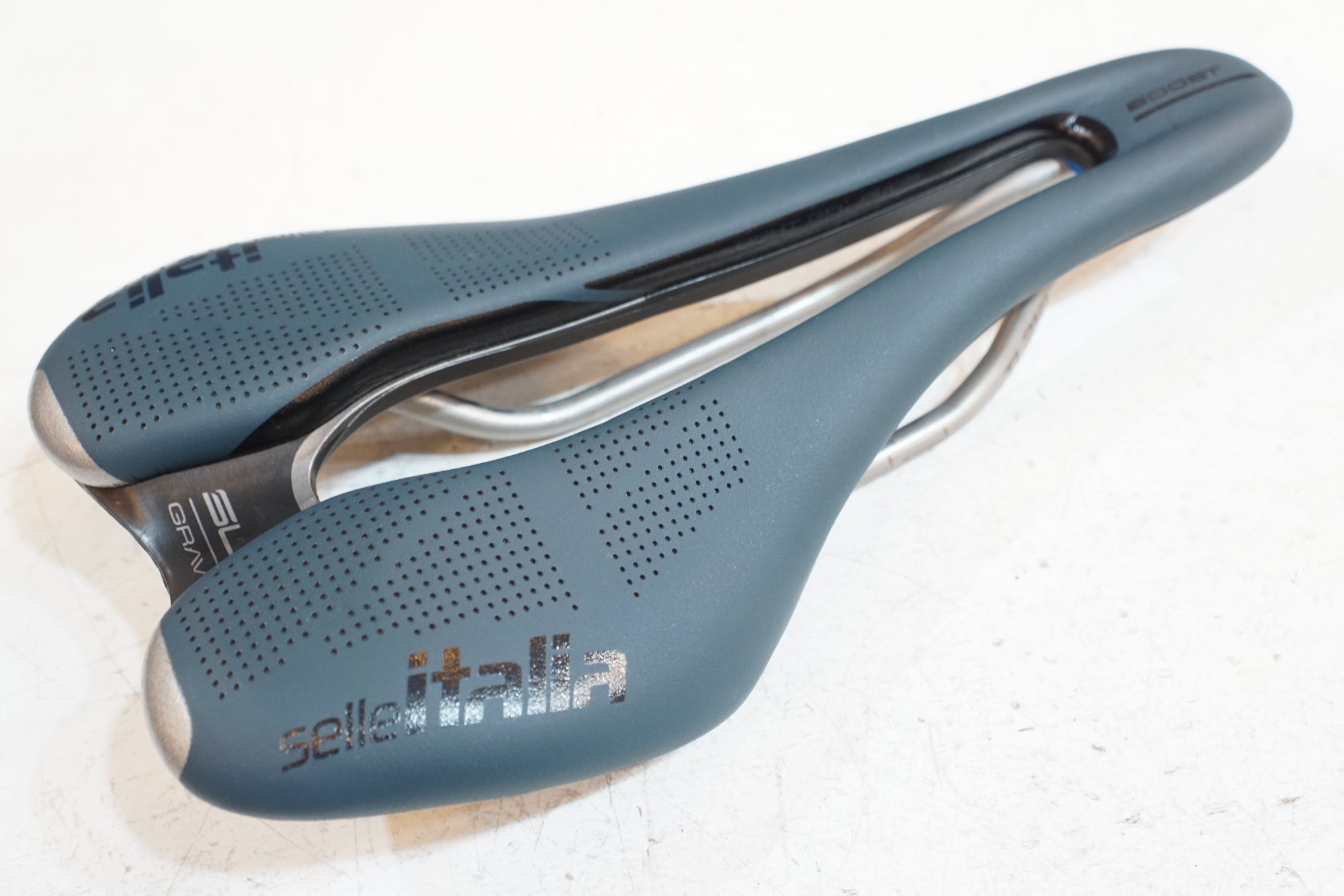 SELLE ITALIA 「セラ イタリア」 BOOST SLR GRAVEL サドル / バイチャリ浦和ベース