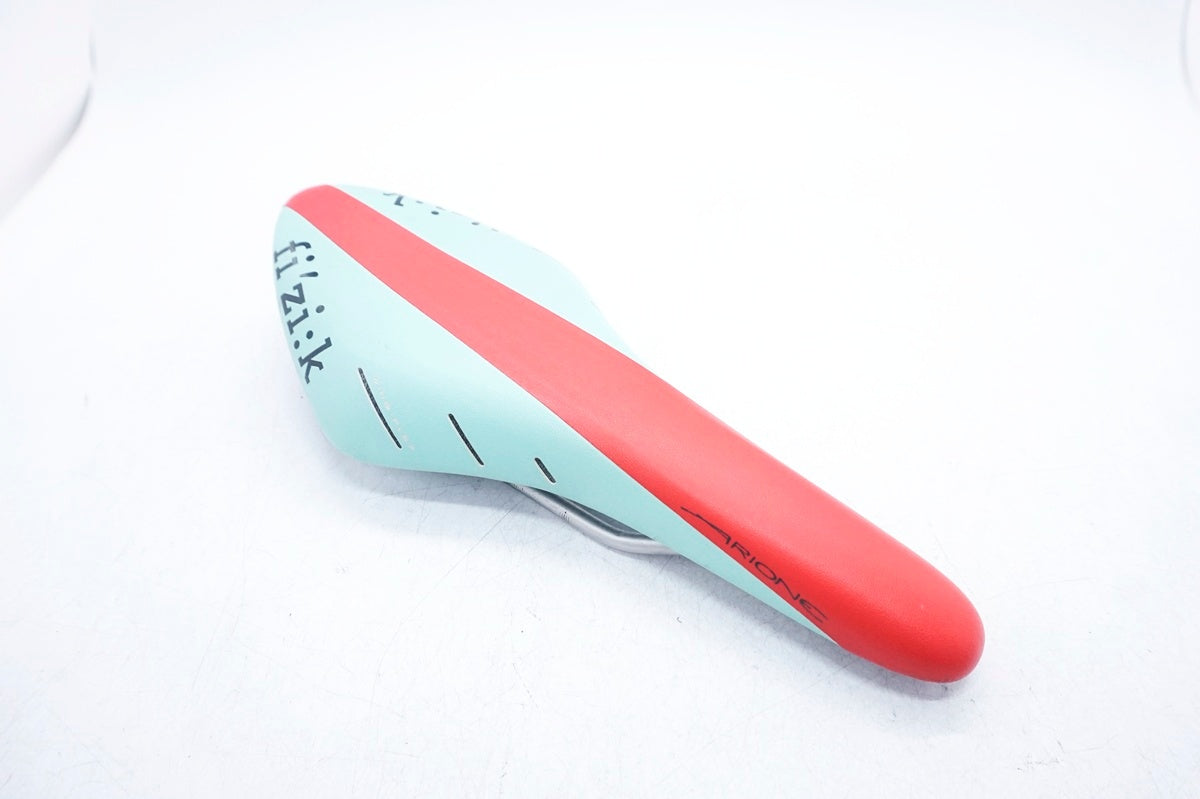 FIZIK フィジーク　ARIONE R7 サドル　と　ボトルホルダー FIZIK 「フィジーク」 ARIONE R7 サドル / 大阪門真店 ｜ バイチャリ
