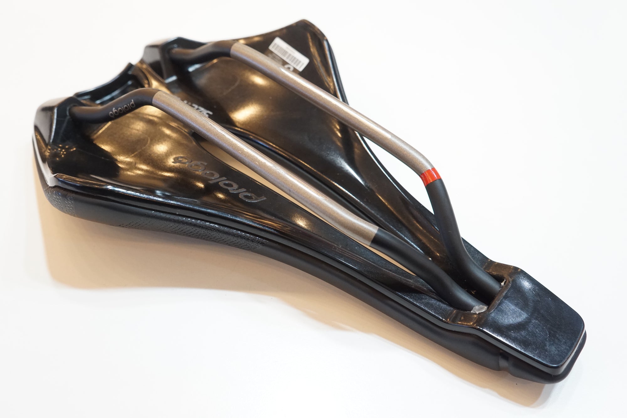 PROLOGO 「プロロゴ」 DIMENSION AGX サドル / バイチャリ浦和ベース