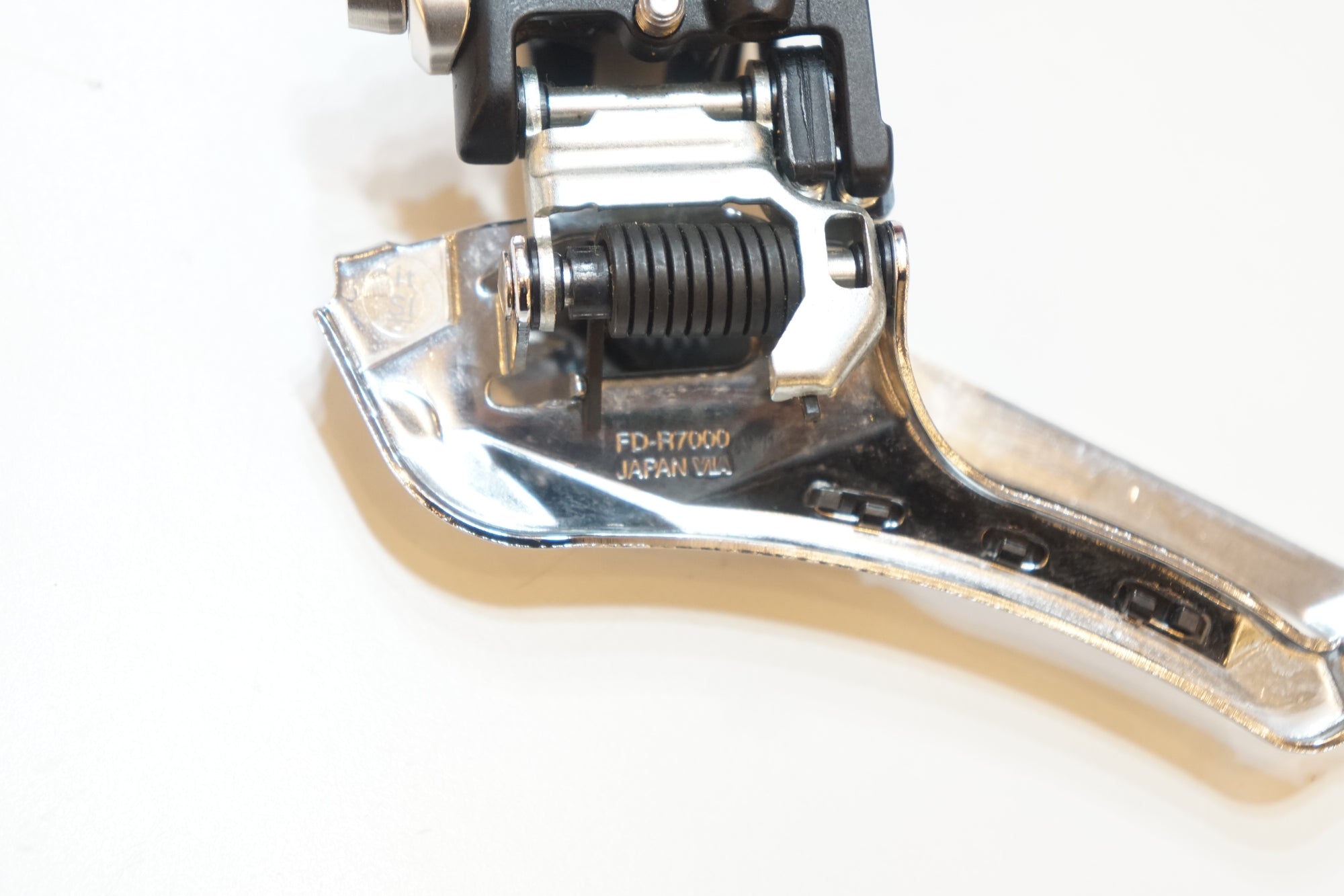 SHIMANO 「シマノ」 105 FD-R7000 フロントディレイラー / バイチャリ浦和ベース