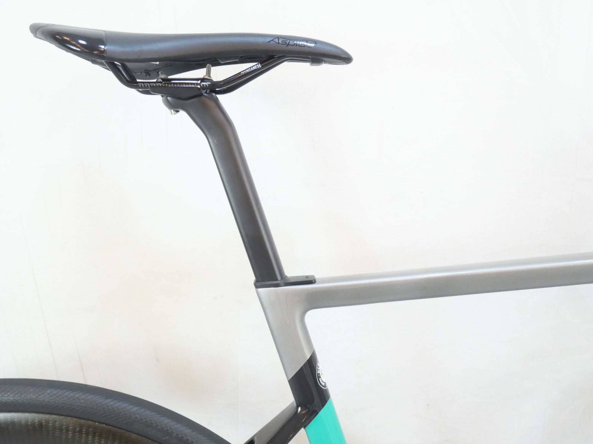 FOCUS 「フォーカス」 IZALCO MAX DISC 9 ULTEGRA Di2 2020年モデル ロードバイク / バイチャリ浦和ベース