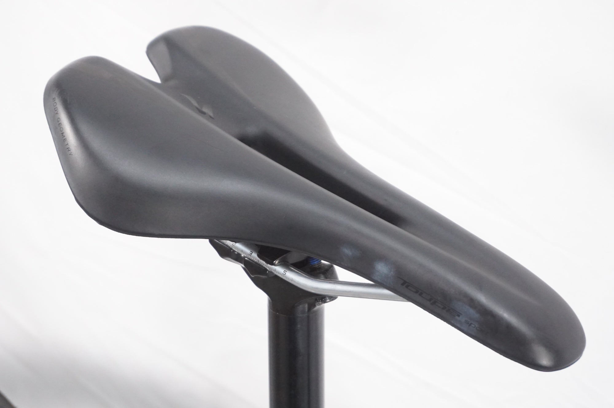 SPECIALIZED 「スペシャライズド」 ALLEZELITE SAGAN 2016年モデル ロードバイク / AKIBA店