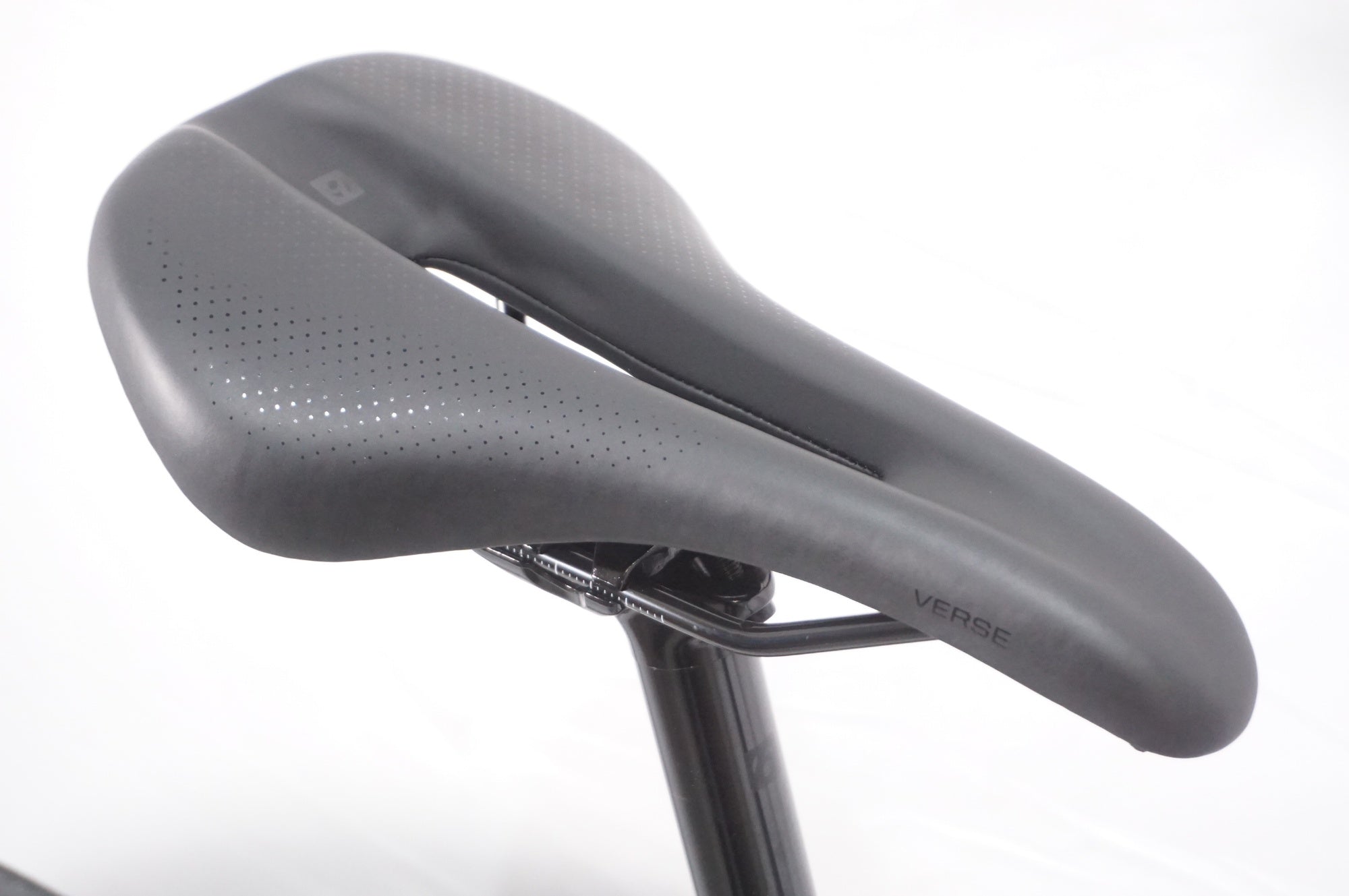 TREK 「トレック」 DOMANE AL 4 GEN 3 2022年モデル ロードバイク / AKIBA店