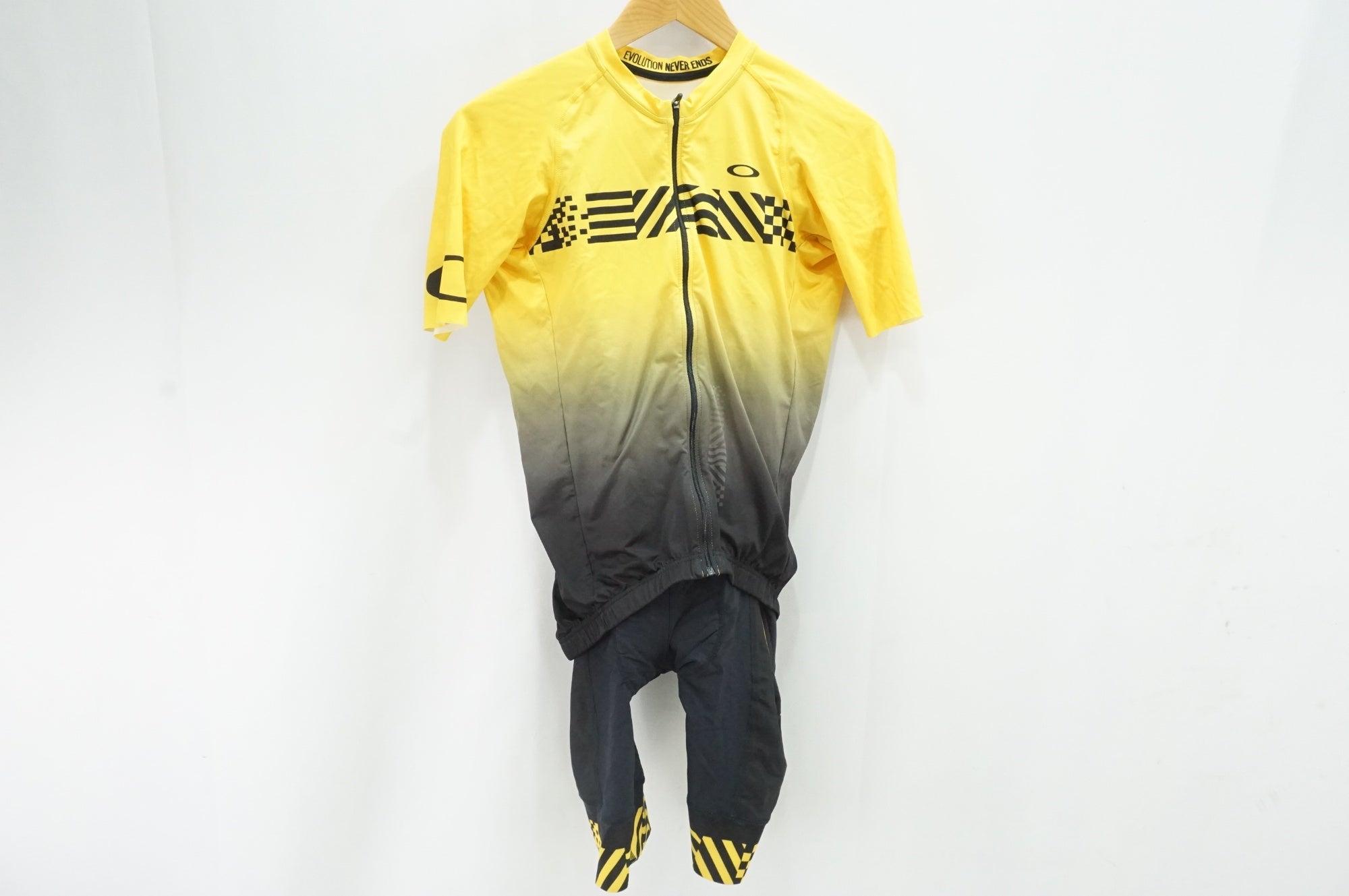OAKLEY 「オークリー」 Mサイズ 半袖サイクルジャージ&ビブショーツセット / 大宮店