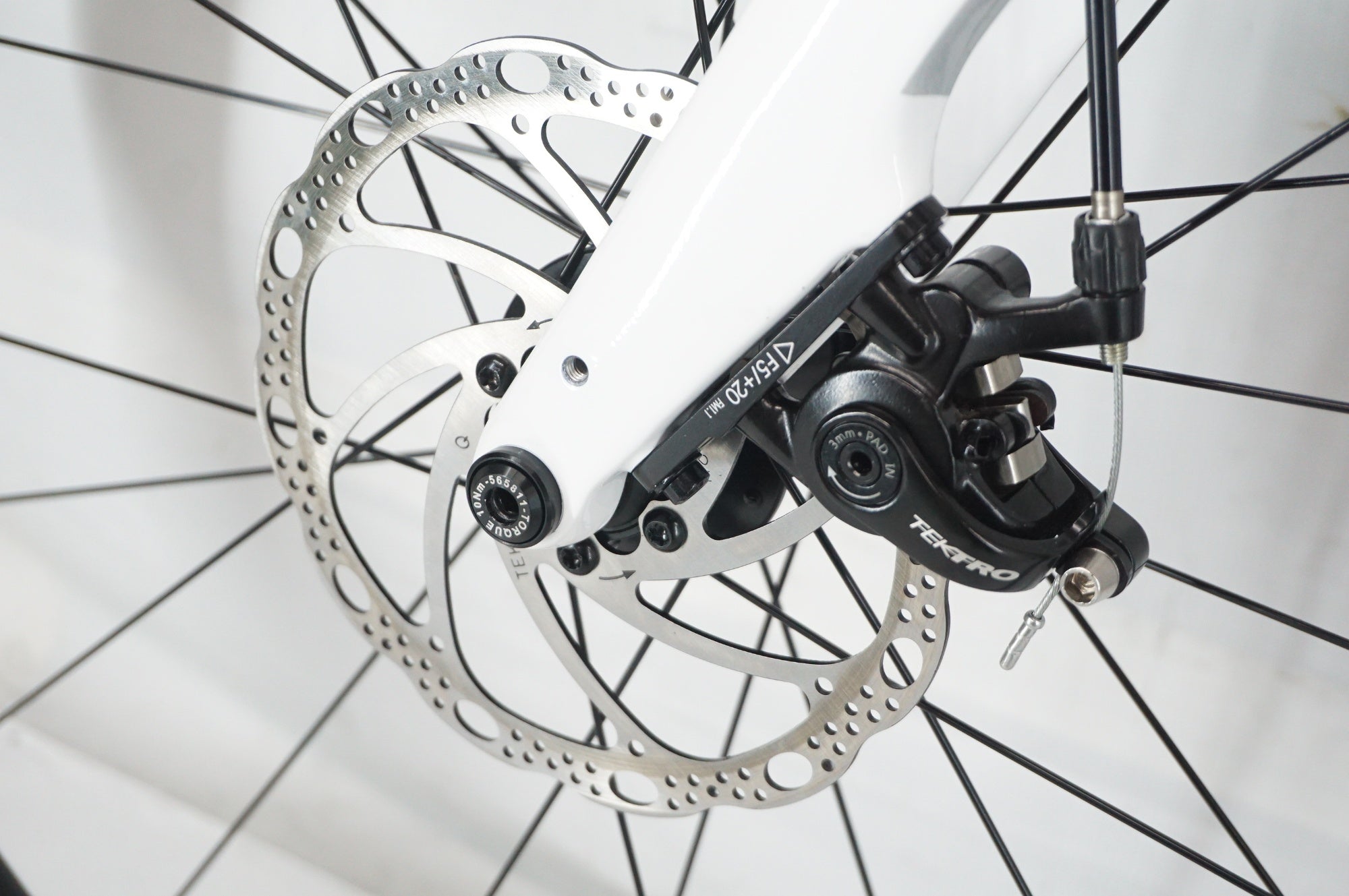 TREK 「トレック」 DOMANE AL3 DISC 2023年モデル ロードバイク / 阪急塚口店