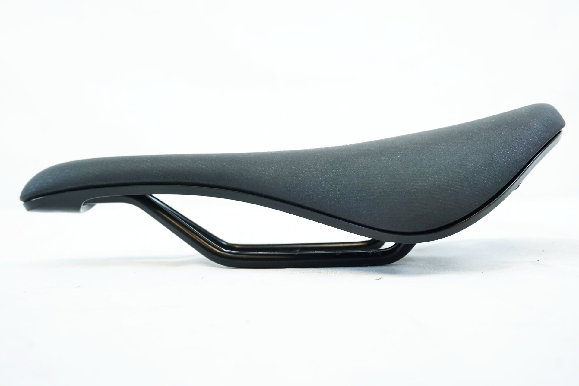 SELLE ROYAL 「セライタリア」 R.e.med 3 サドル / 有明ガーデン店