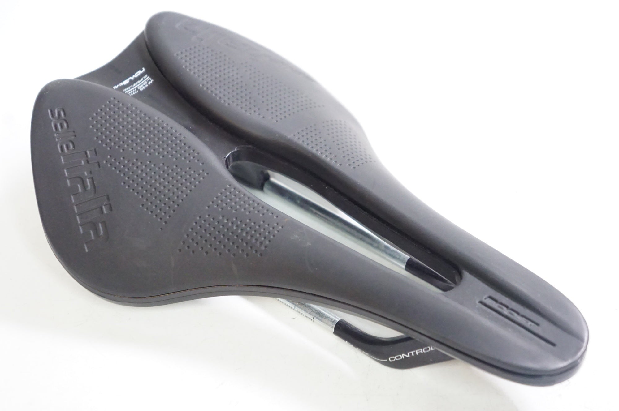 SELLE ITALIA 「セライタリア」 NOVUS BOOST EVO FEC ALLOY SUPERFLOW