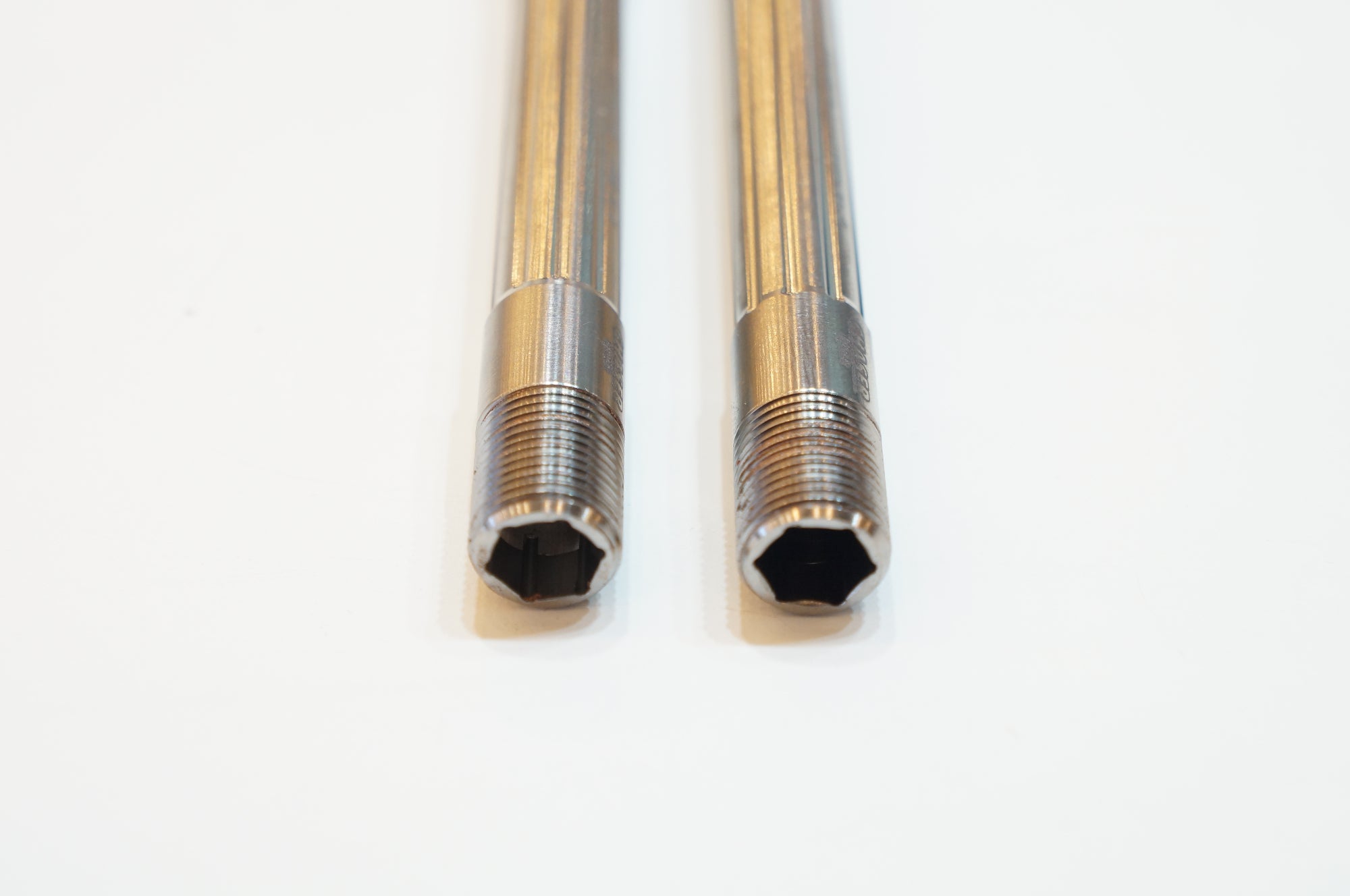 Ti-PARTS TITANIUM 「ティーアイパーツ チタニウム」 SPECIALIZED 118/162mm チタニウム スルーアクスル / バイチャリ浦和ベース