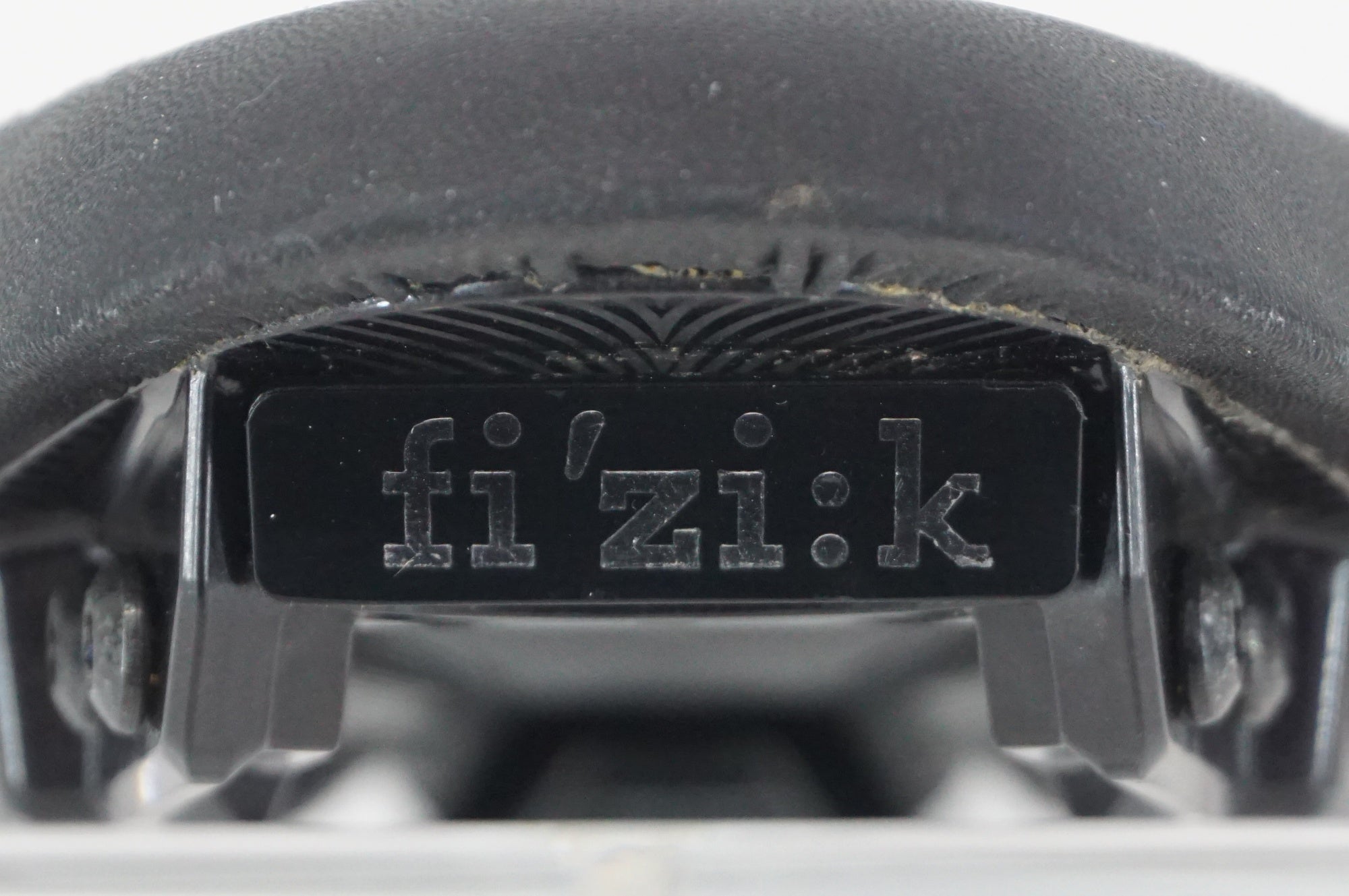 FIZIK 「フィジーク」 MISTICA サドル / 阪急塚口店