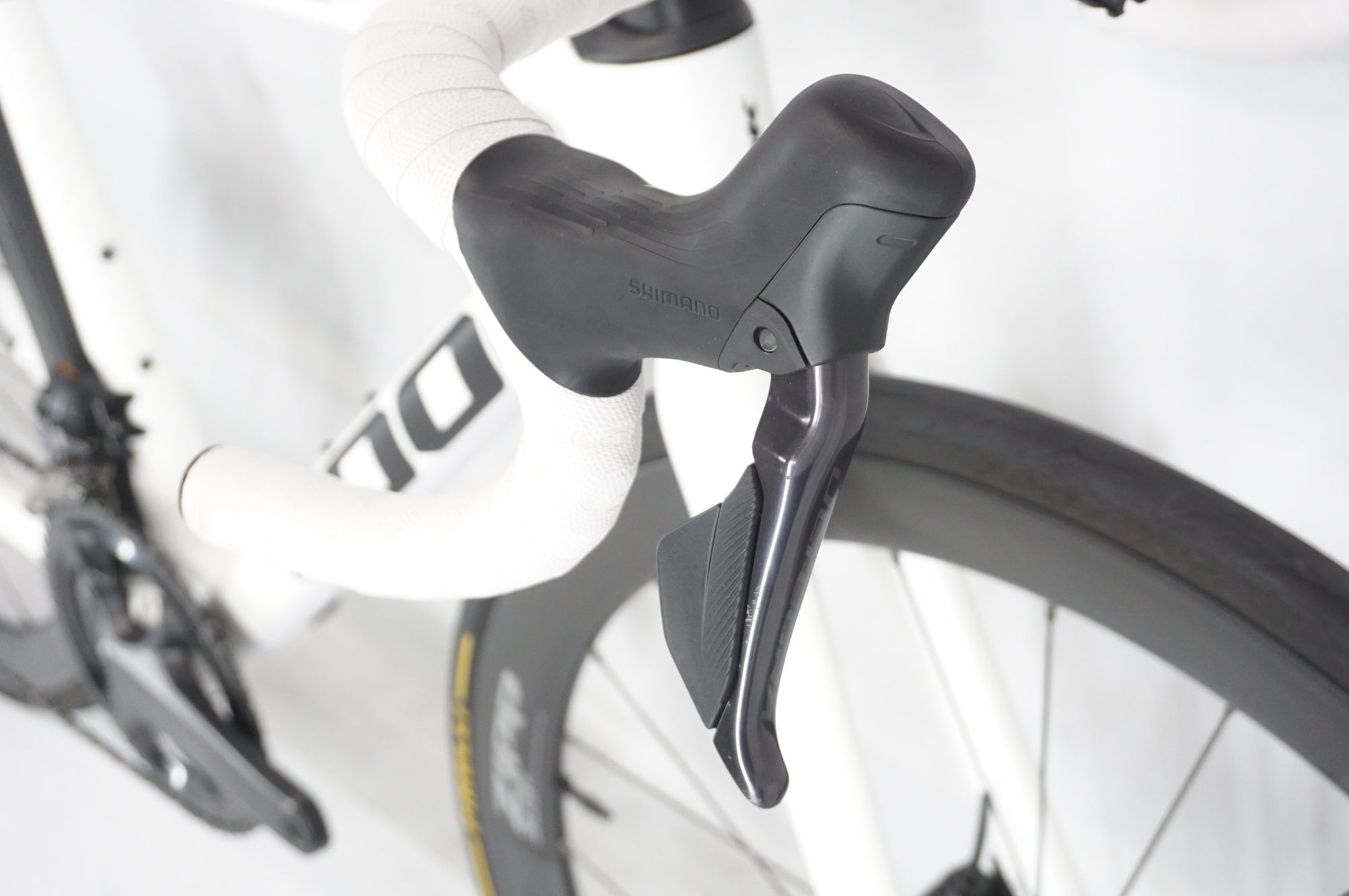 LOOK 「ルック」 785 HUEZ2 DISC ULTEGRA R8100 Di2 2025年モデル ロードバイク / 阪急塚口店