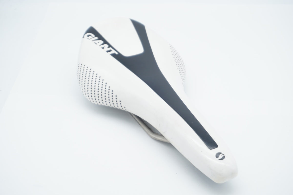 ジャイアントです。 GIANT(ジャイアント) ESCAPE X(エスケープ エックス) 2026年モデル