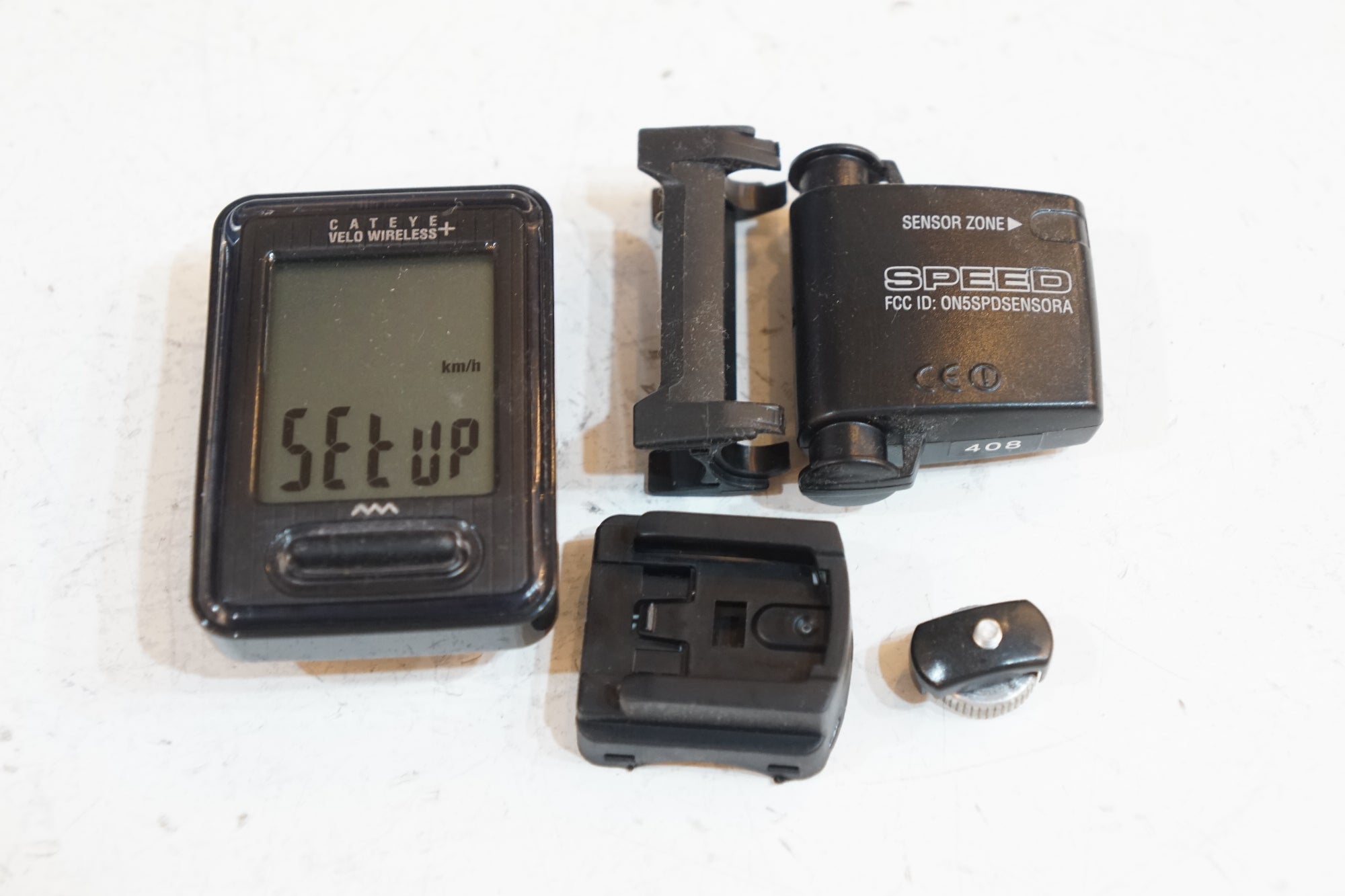 CATEYE 「キャットアイ」 CC-VT210W サイクルコンピューター / バイチャリ浦和ベース