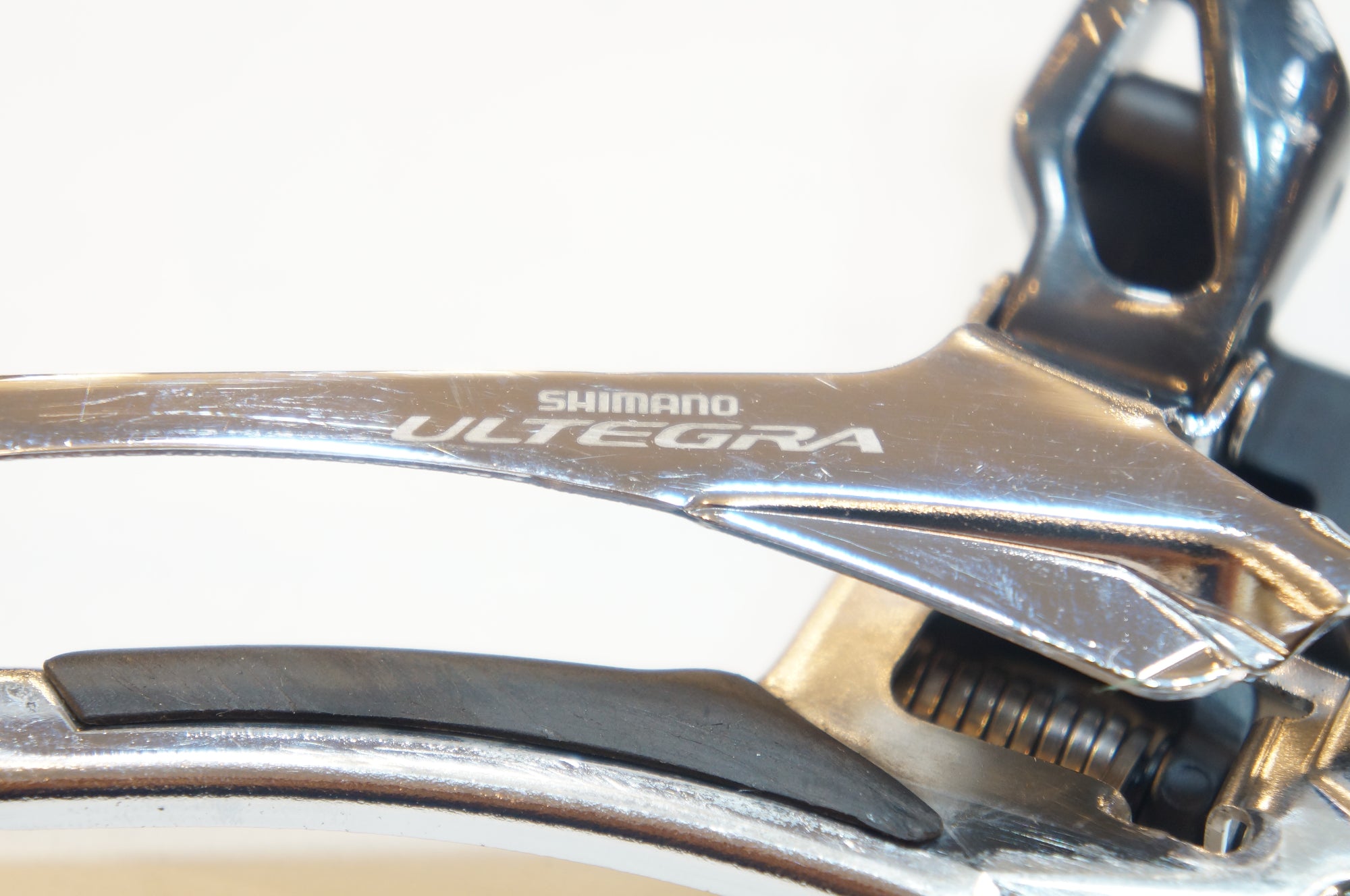 SHIMANO 「シマノ」 ULTEGRA FD-6800 フロントディレイラー / バイチャリ浦和ベース