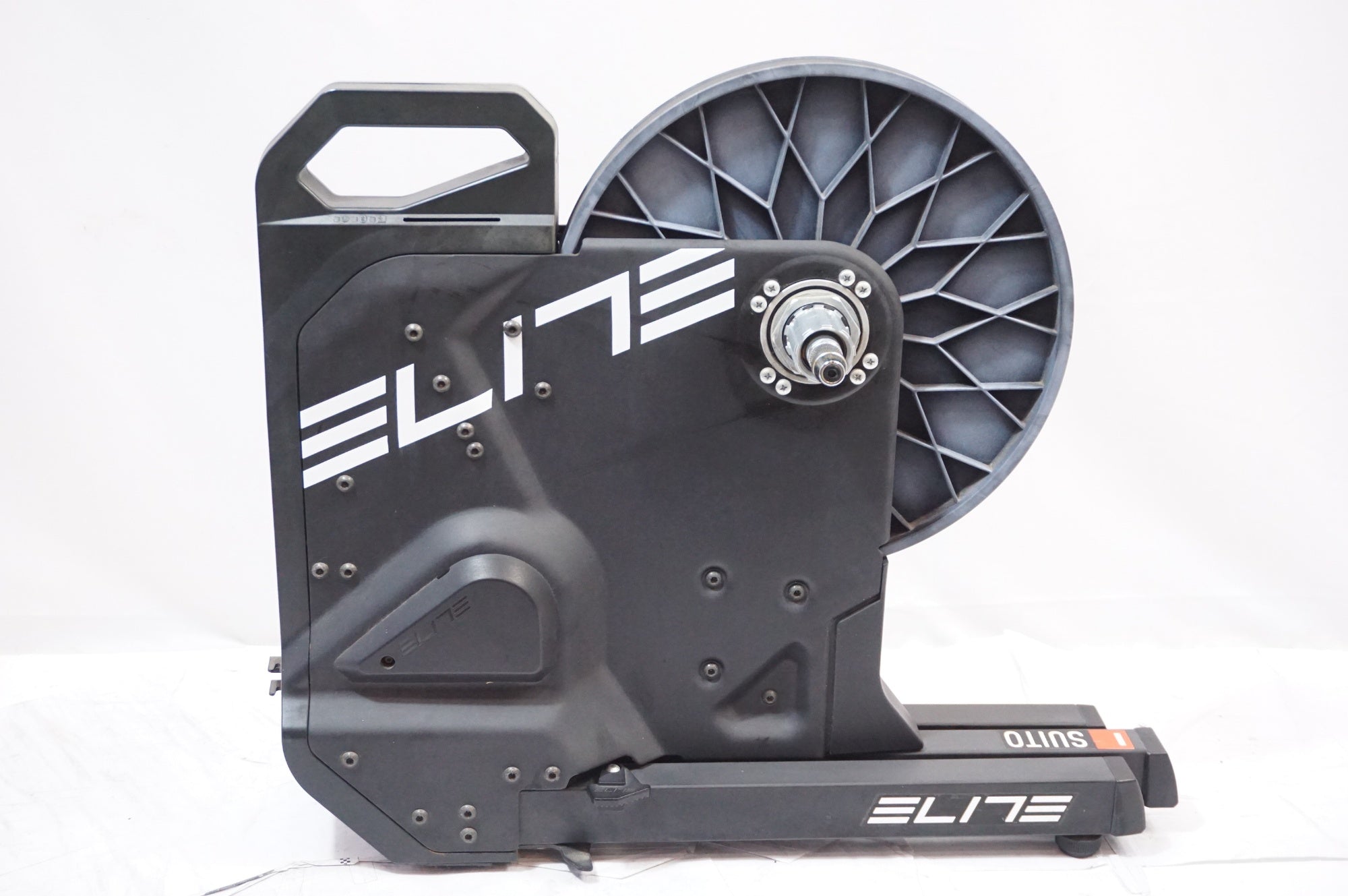 ELITE 「エリート」 SUITO スマートトレーナー / 世田谷店