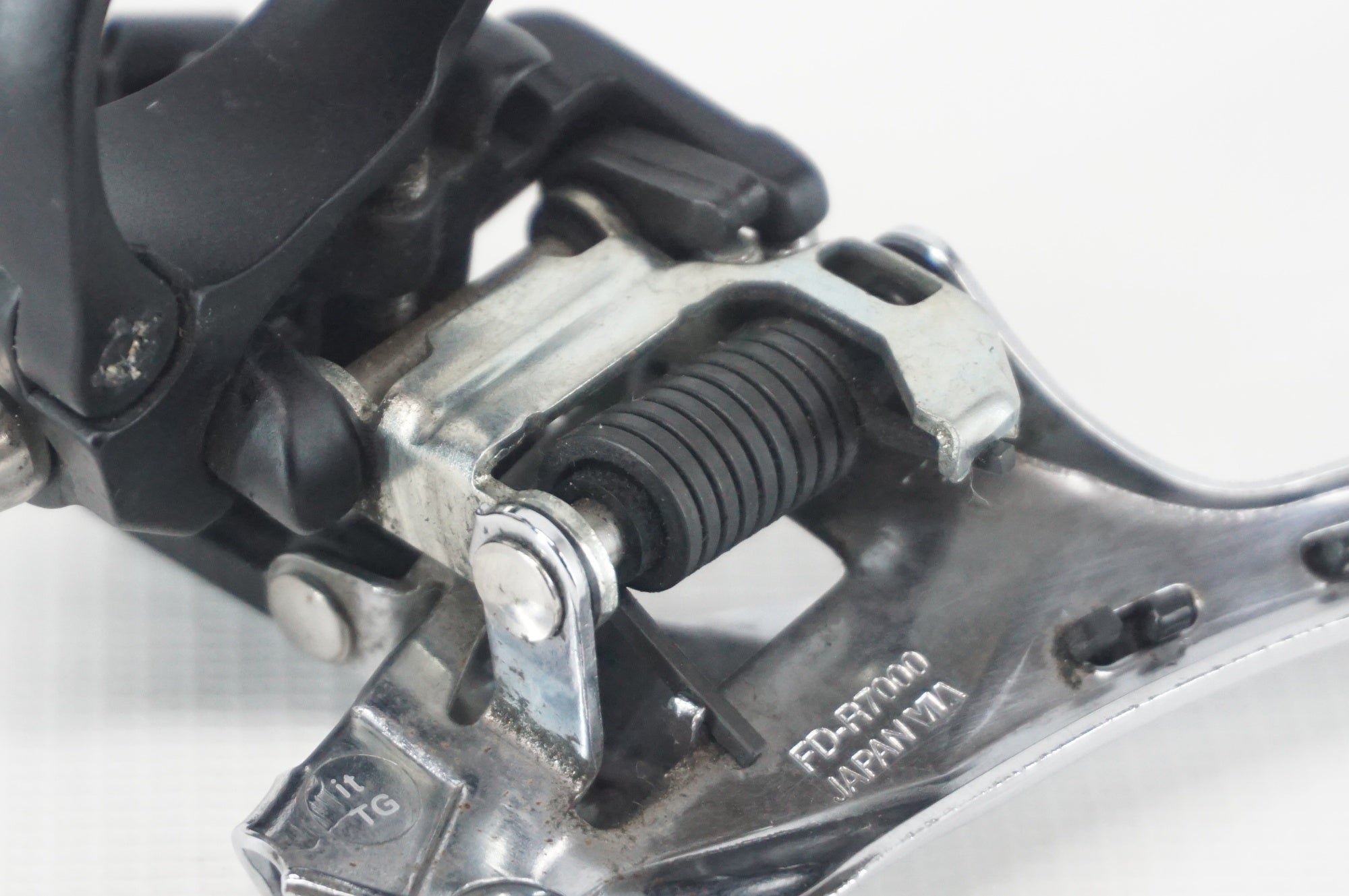 SHIMANO 「シマノ」 105 FD-R7000 フロントディレイラー / 阪急塚口店