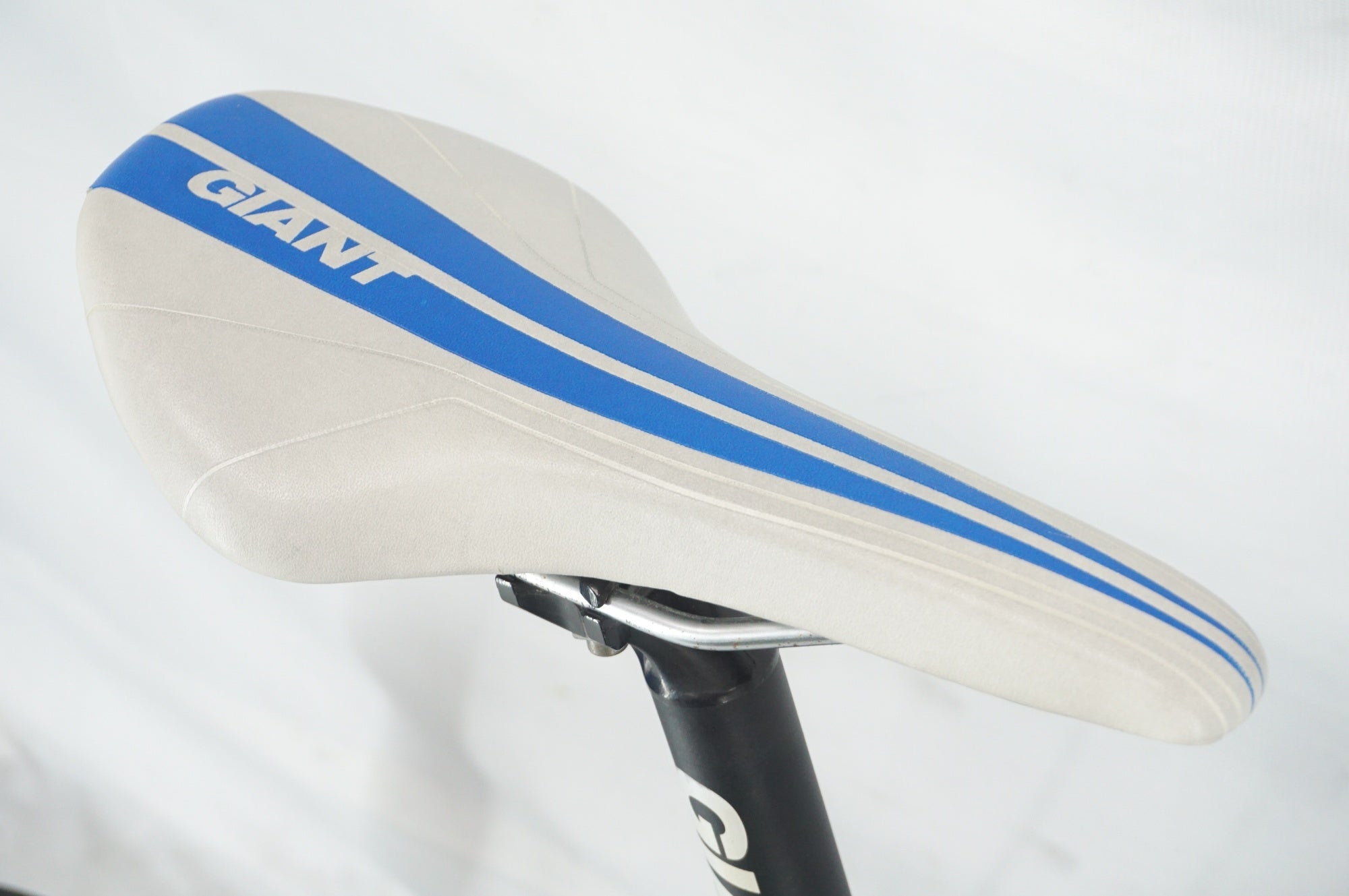 GIANT 「ジャイアント」 IDIOM2 2012年モデル 20インチ ミニベロ / 阪急塚口店