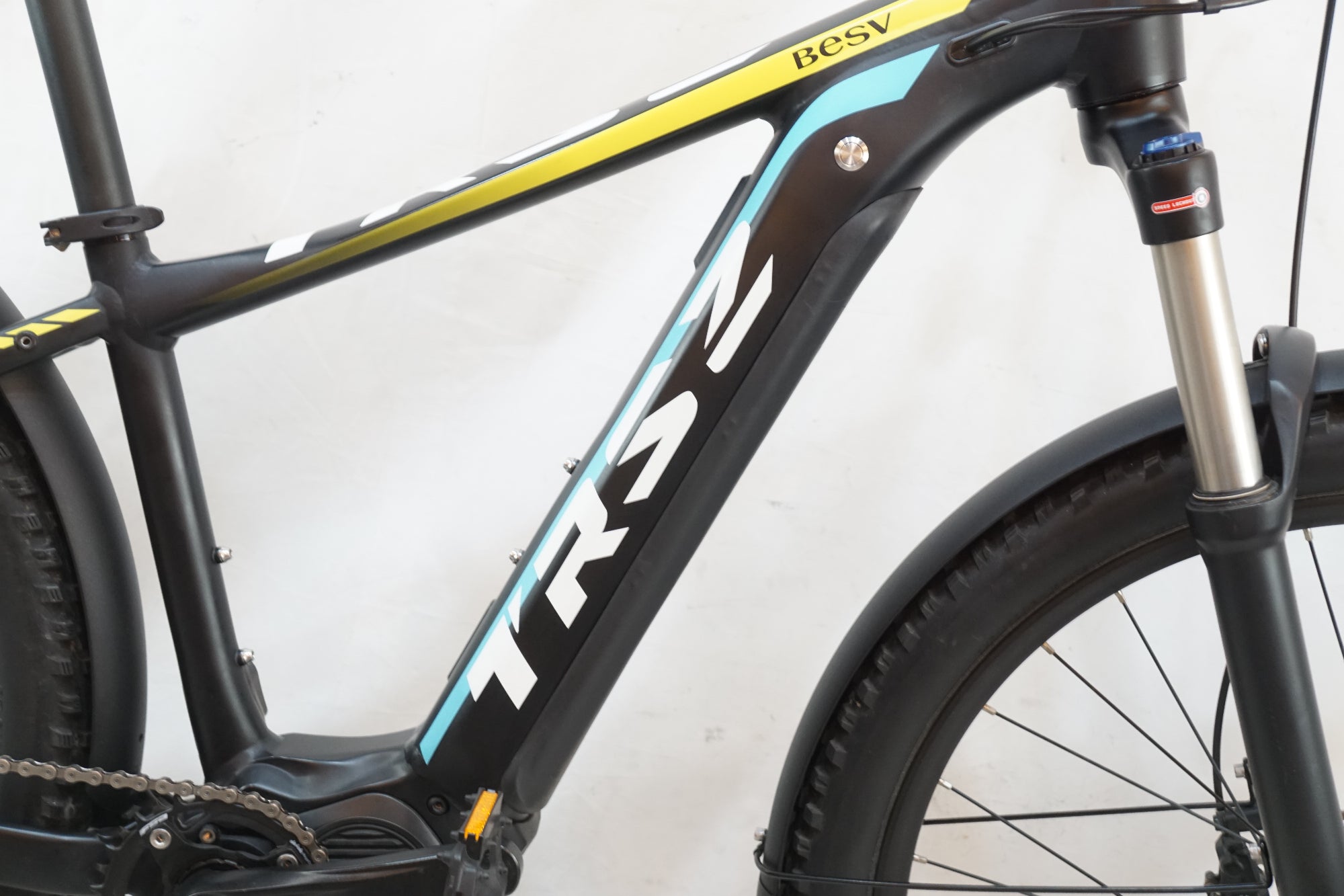 BESV 「ベスビー」 TRS2 XC 2023年モデル 電動アシスト自転車 / バイチャリ浦和ベース