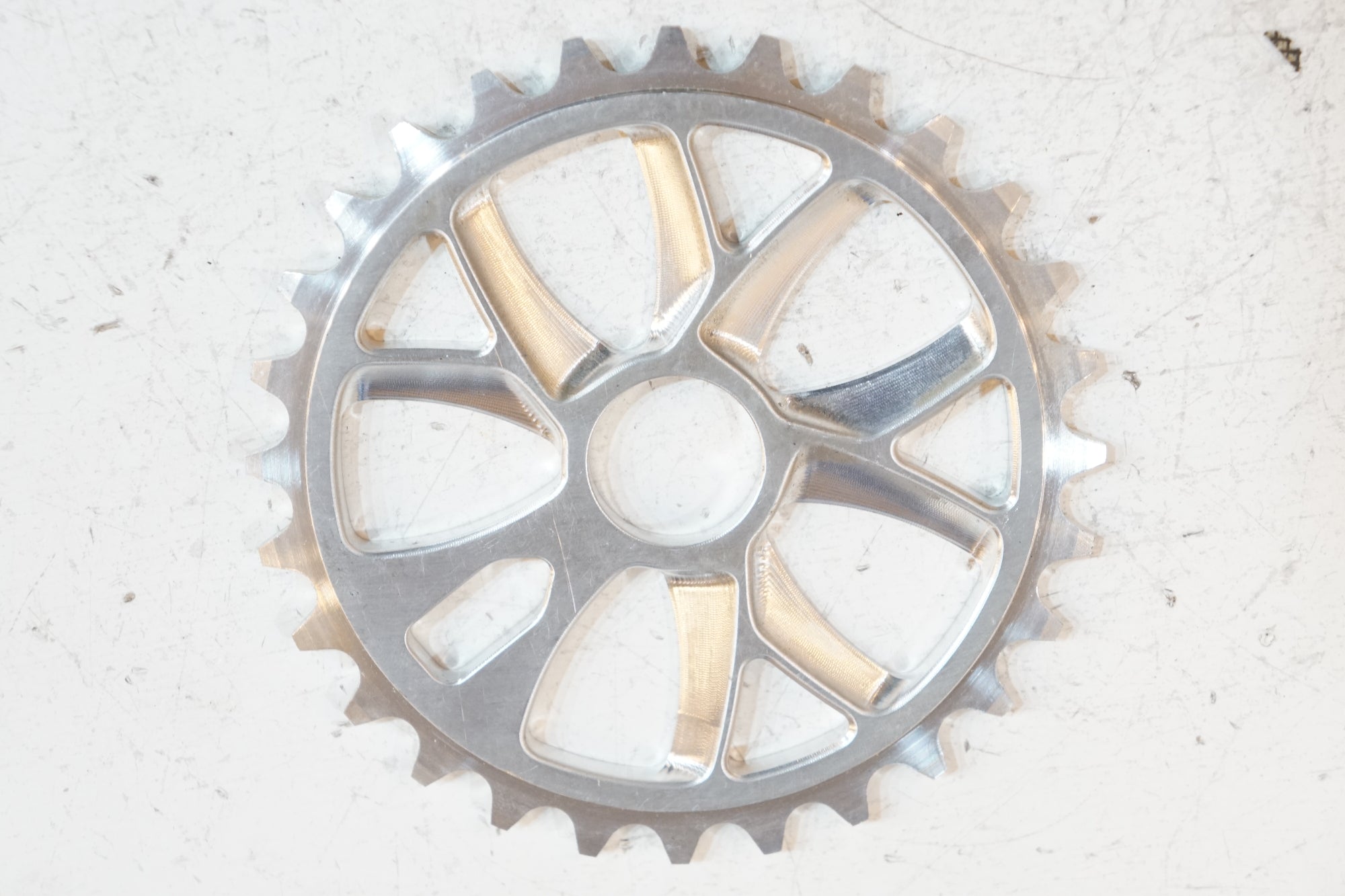 CULT 「カルト」 28T スプロケット / バイチャリ浦和ベース