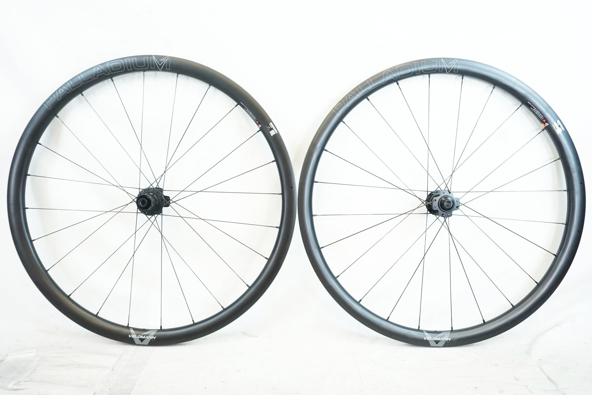 VELOMANN 「ベロマン」 PALLADIUM 33 DISC シマノ12S ホイールセット
