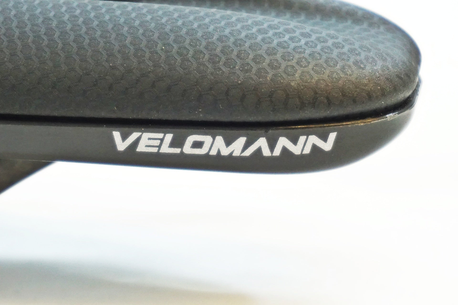 VELOMANN 「ヴェロマーン」 MITORA139 サドル / 有明ガーデン店