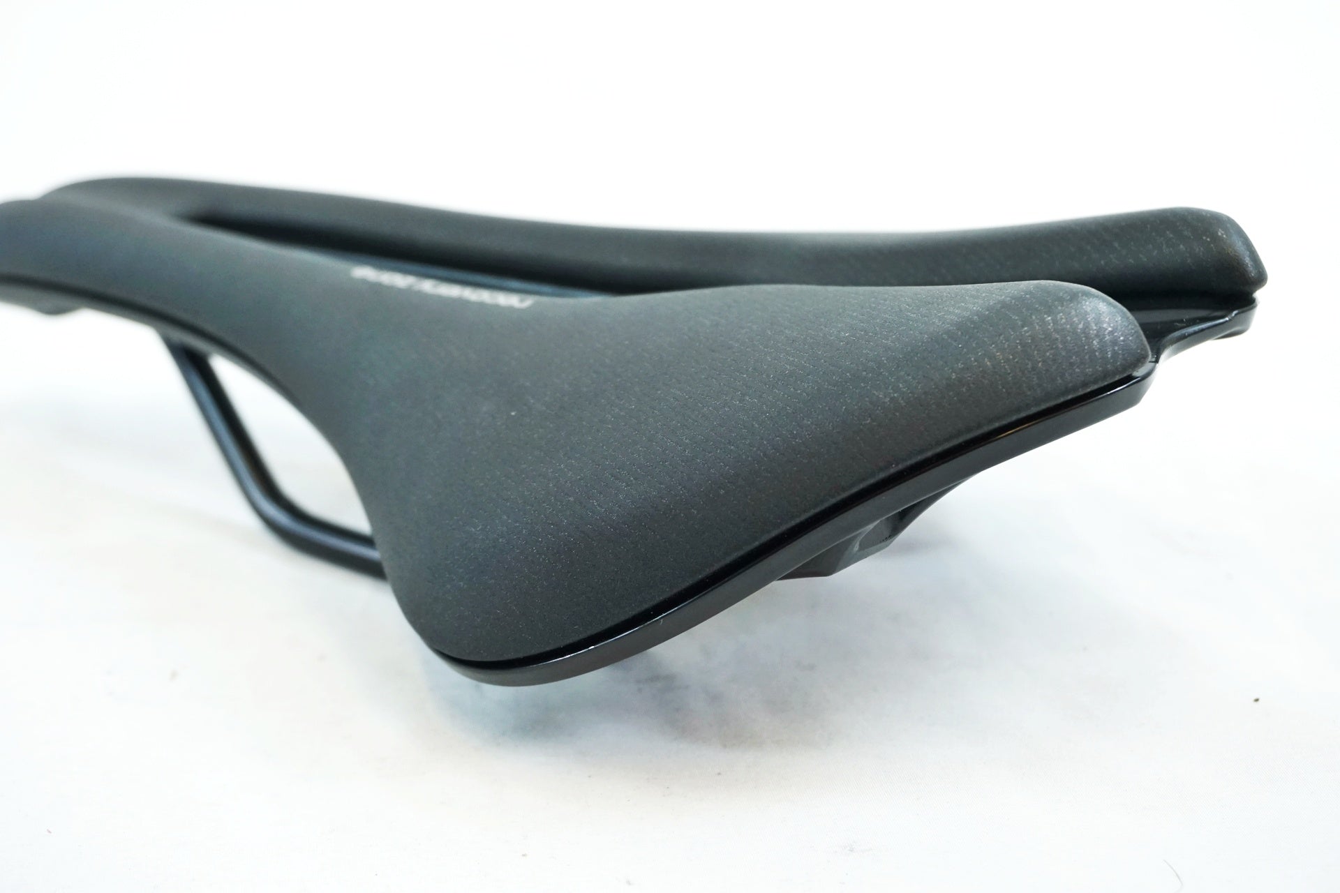SELLE ROYAL 「セライタリア」 R.e.med 3 サドル / 有明ガーデン店