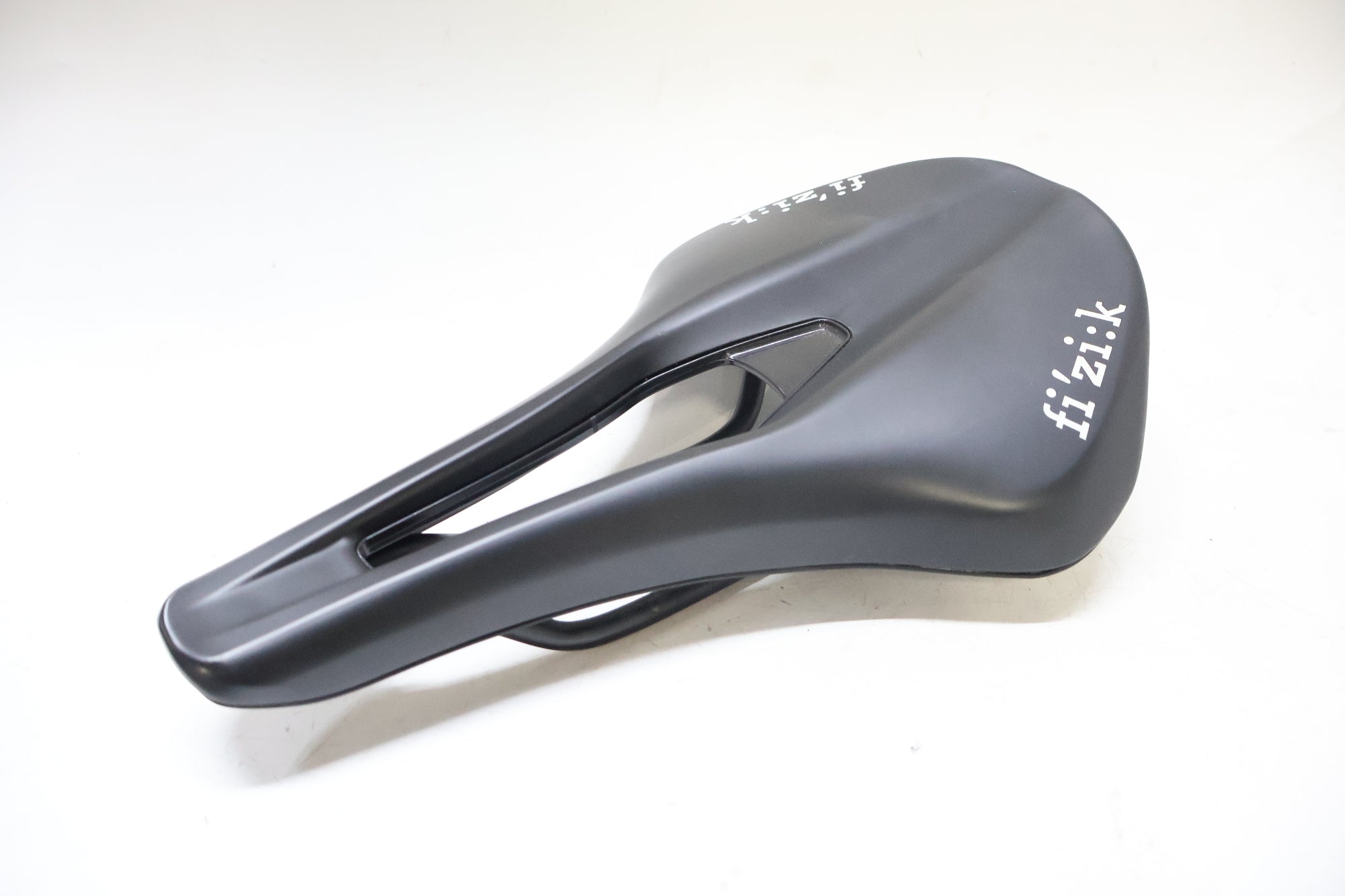 FIZIK 「フィジーク」 ARGO TEMPO R5 サドル / 高知店