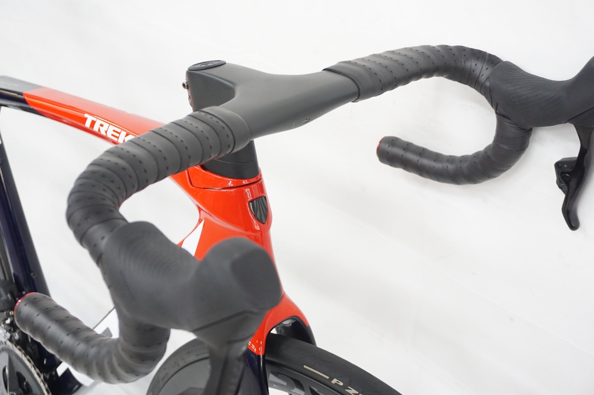 TREK 「トレック」 EMONDA SLR 6 ETAP 2021-2022年モデル ロードバイク / 阪急塚口店