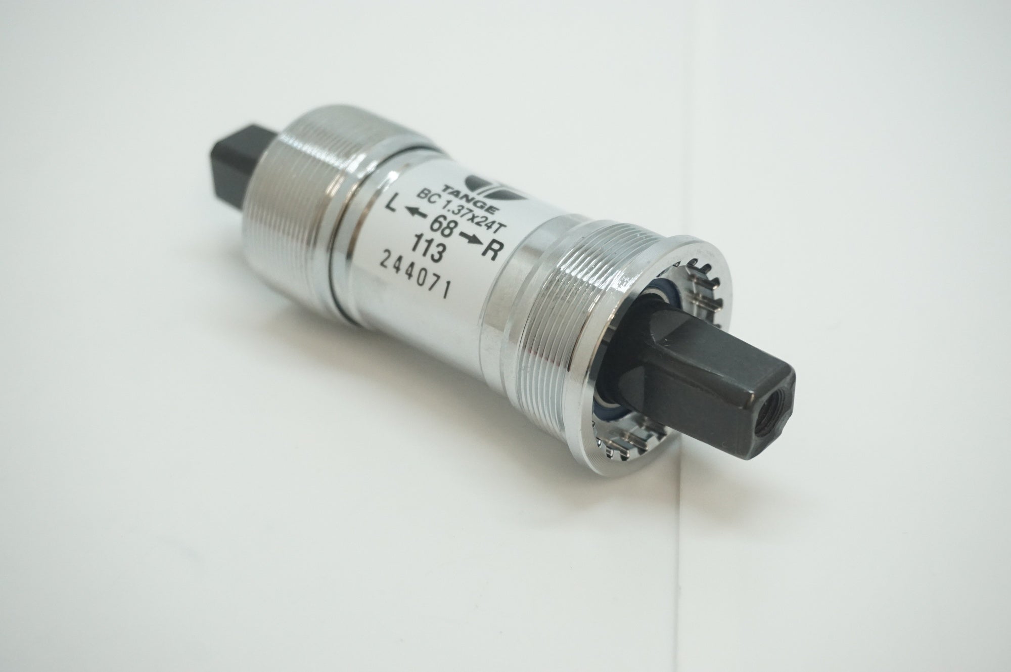 TANGE 「タンゲ」 LN3922 ボトムブラケット / 福岡店