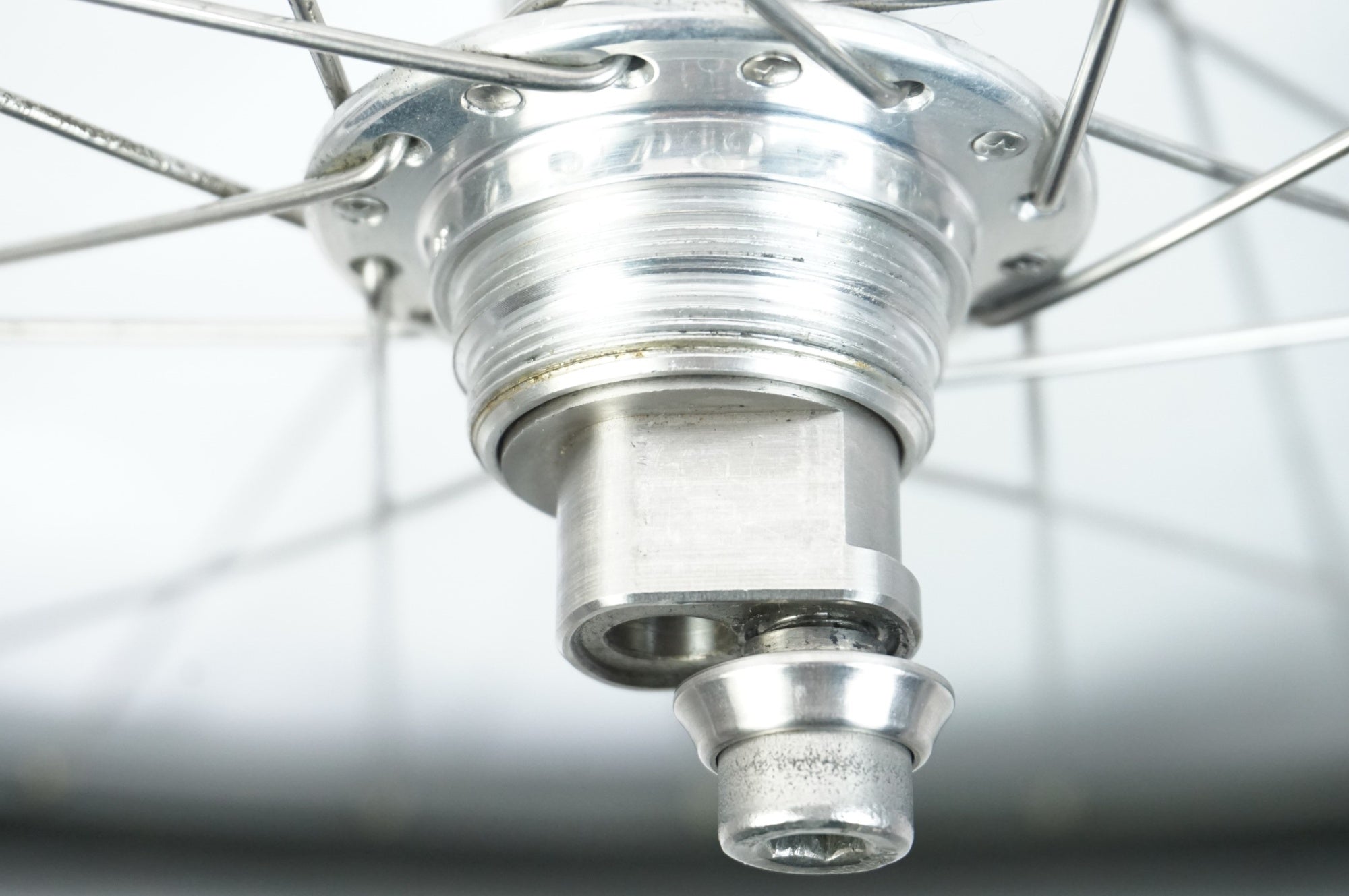 ZIPP 「ジップ」 404 カーボンリム WHITE INDUSTRIES ONE エキセントリック ハブ リアホイール / 中目黒店