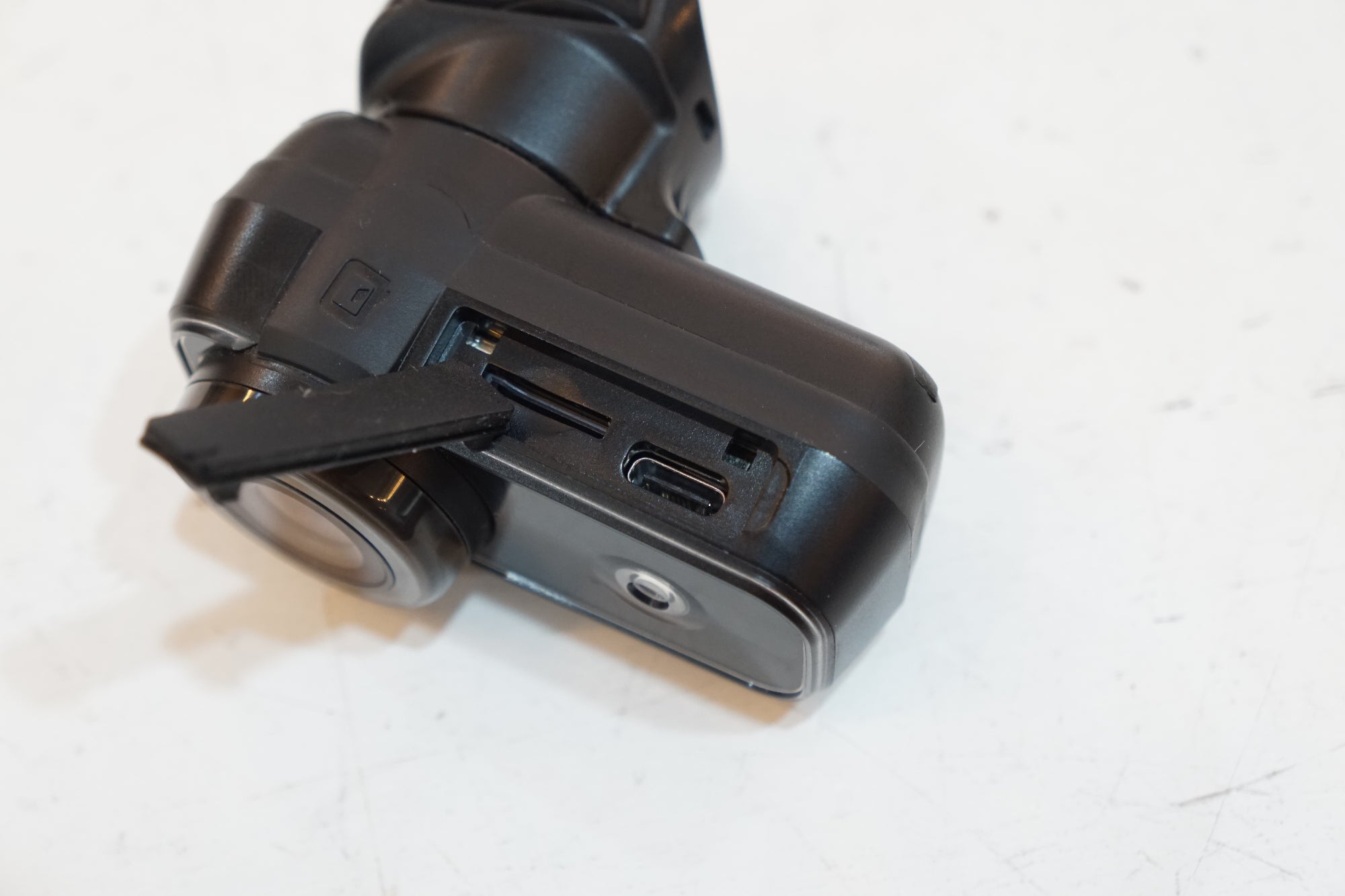 CYCLIQ 「サイクリック」 FLY6 GEN 3 HDバイクカメラ+リアライト / バイチャリ浦和ベース