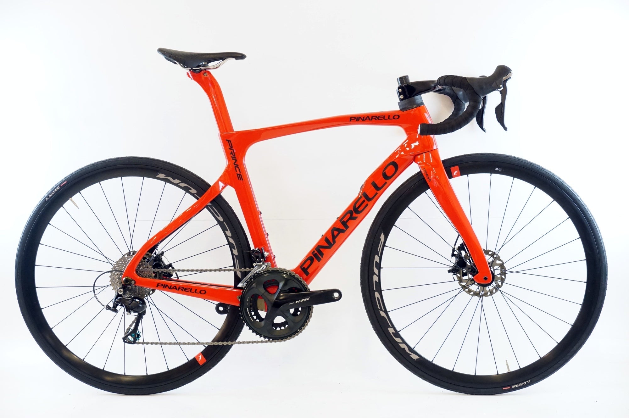 J005★使用感有り★ロードバイク★PINARELLO(ピナレロ)★2✕10段変速 J005☆使用感有り☆ロードバイク☆PINARELLO(ピナレロ)☆2✕10段変速