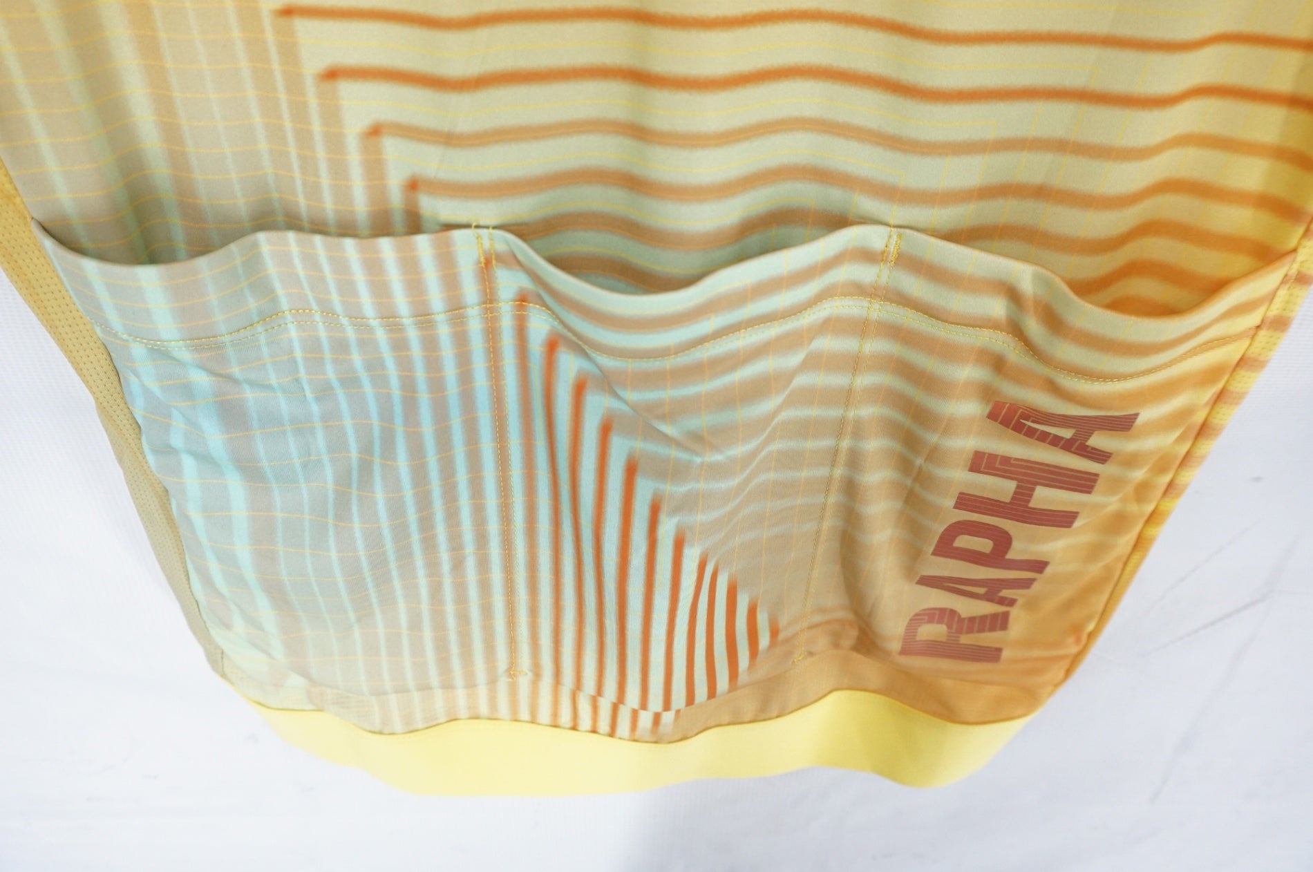 RAPHA 「ラファ」 TUNNEL VISION PT TRAINING Sサイズ ジャージ / 阪急塚口店