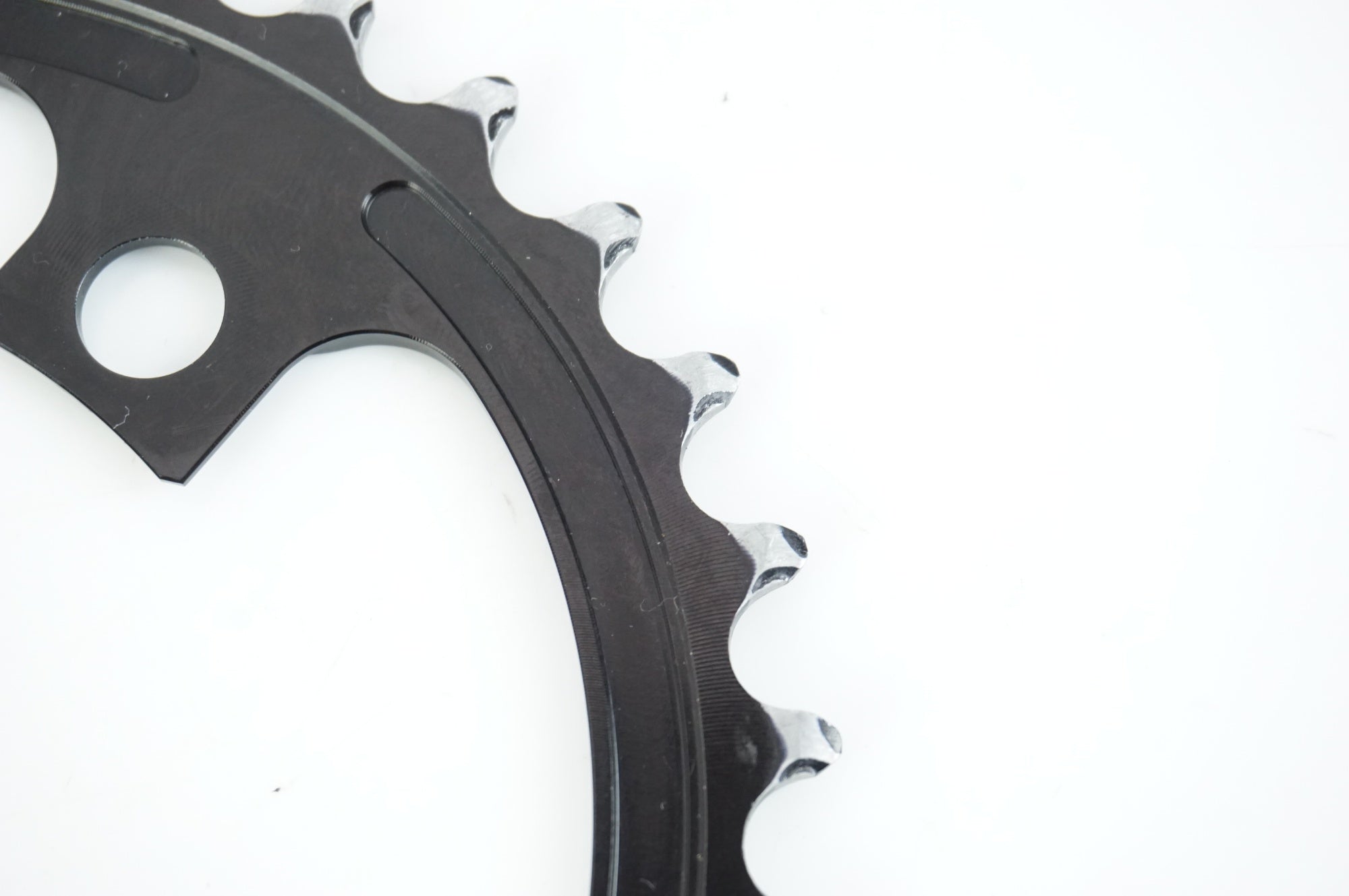 ABSOLUTE BLACK 「アブソリュートブラック」 OVAL 38T インナーチェーンリング / 中目黒店